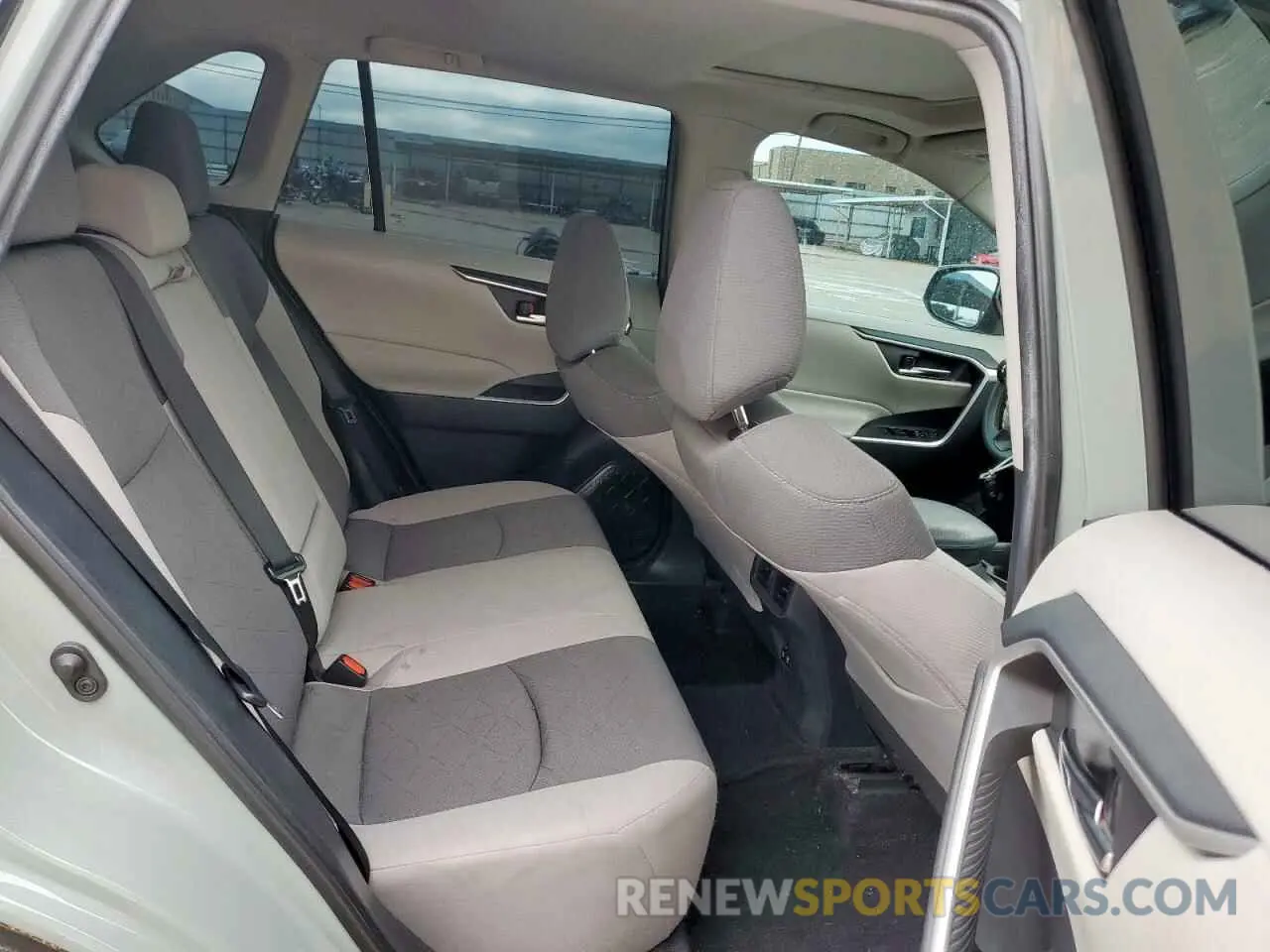 11 fotografías del automóvil dañado 2T3W1RFV4KW016070 TOYOTA RAV4 2019
