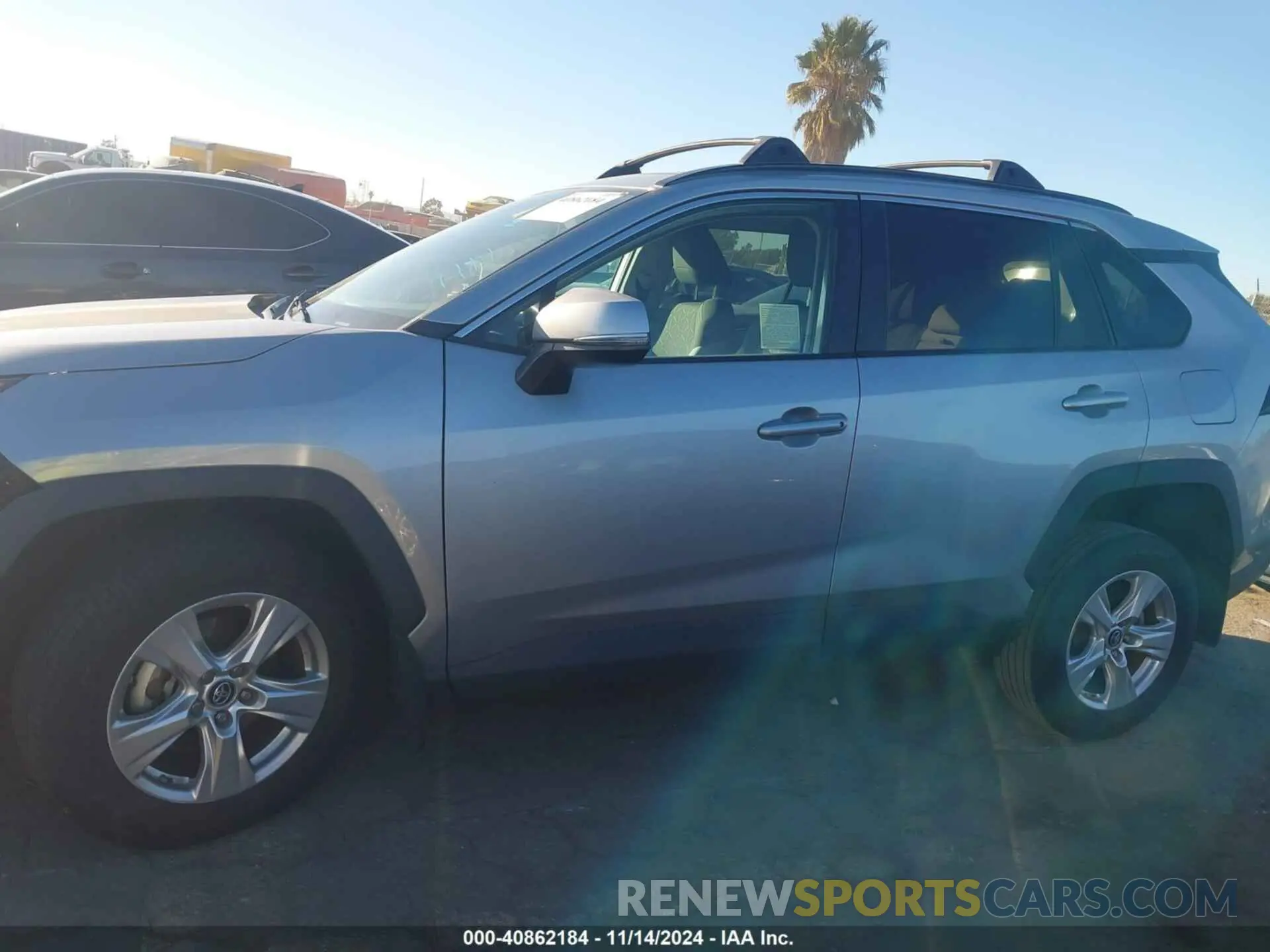 15 fotografías del automóvil dañado 2T3W1RFV5KC027760 TOYOTA RAV4 2019