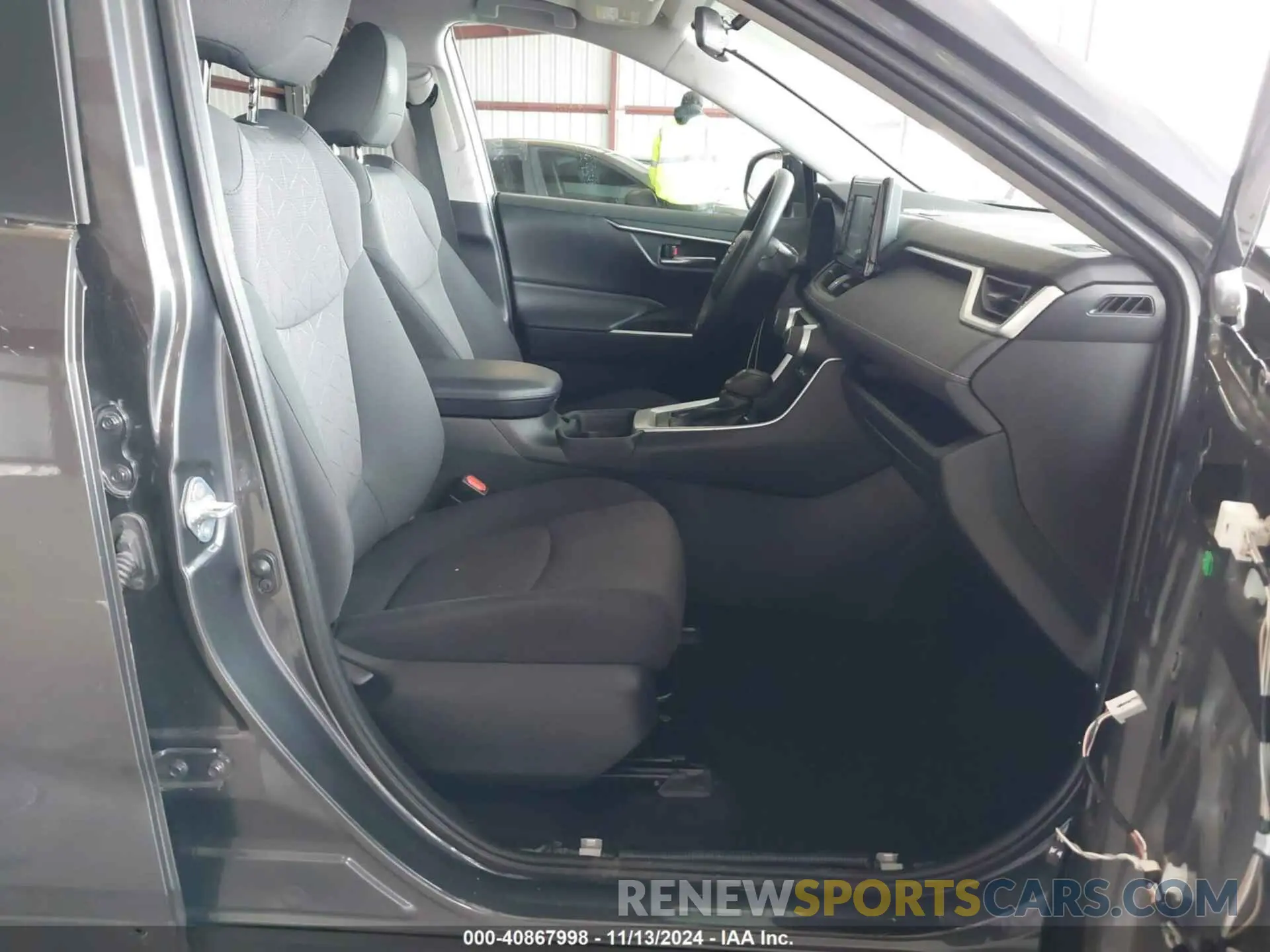 5 fotografías del automóvil dañado 2T3W1RFV5KW042046 TOYOTA RAV4 2019