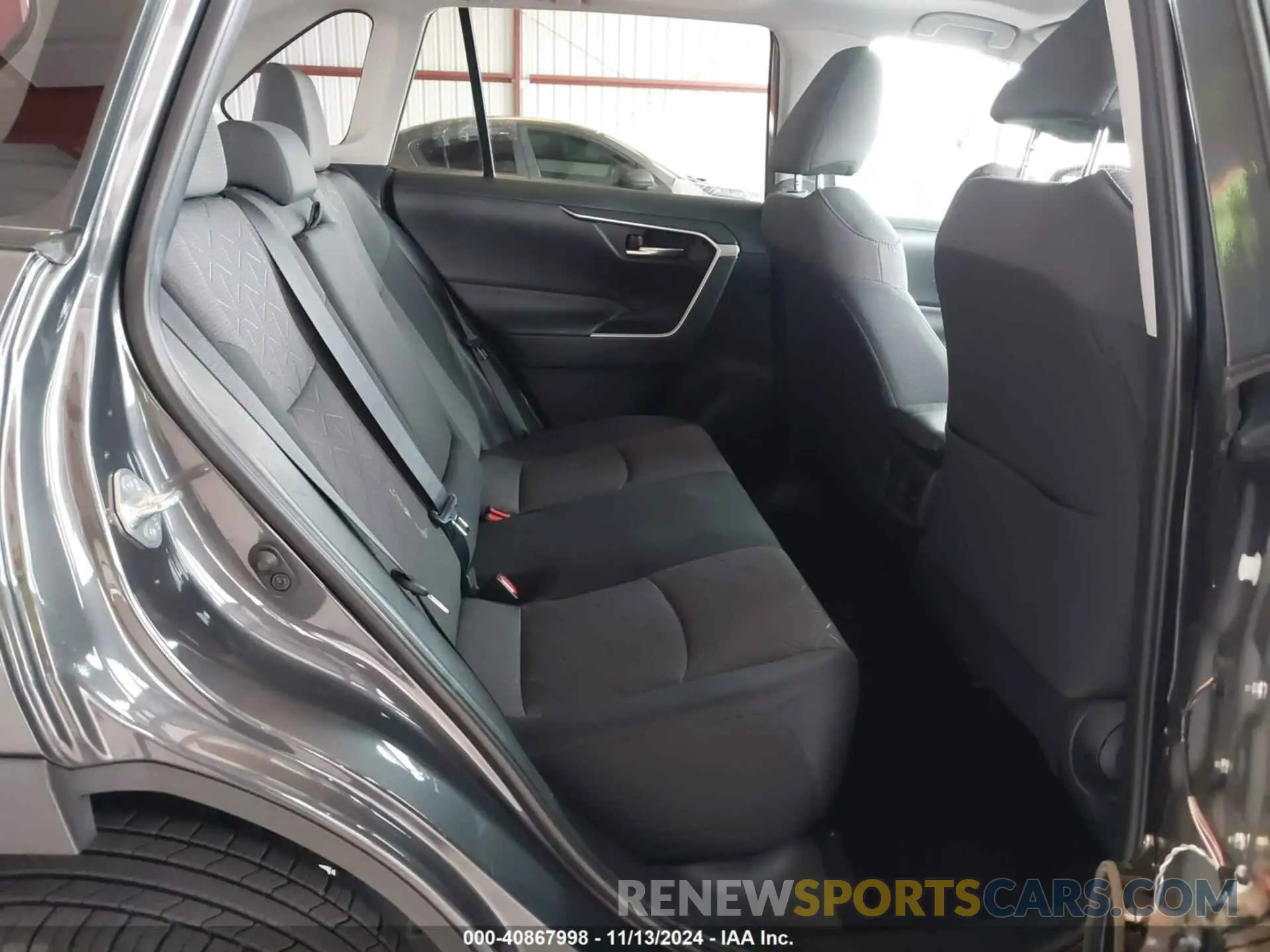 8 fotografías del automóvil dañado 2T3W1RFV5KW042046 TOYOTA RAV4 2019