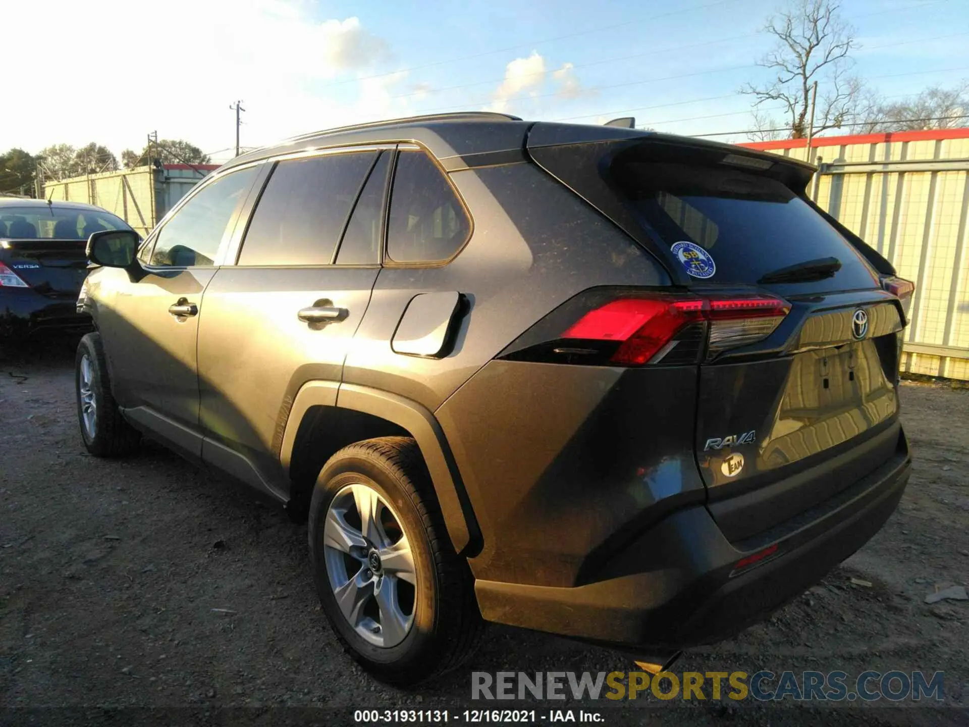3 fotografías del automóvil dañado 2T3W1RFV6KC016041 TOYOTA RAV4 2019