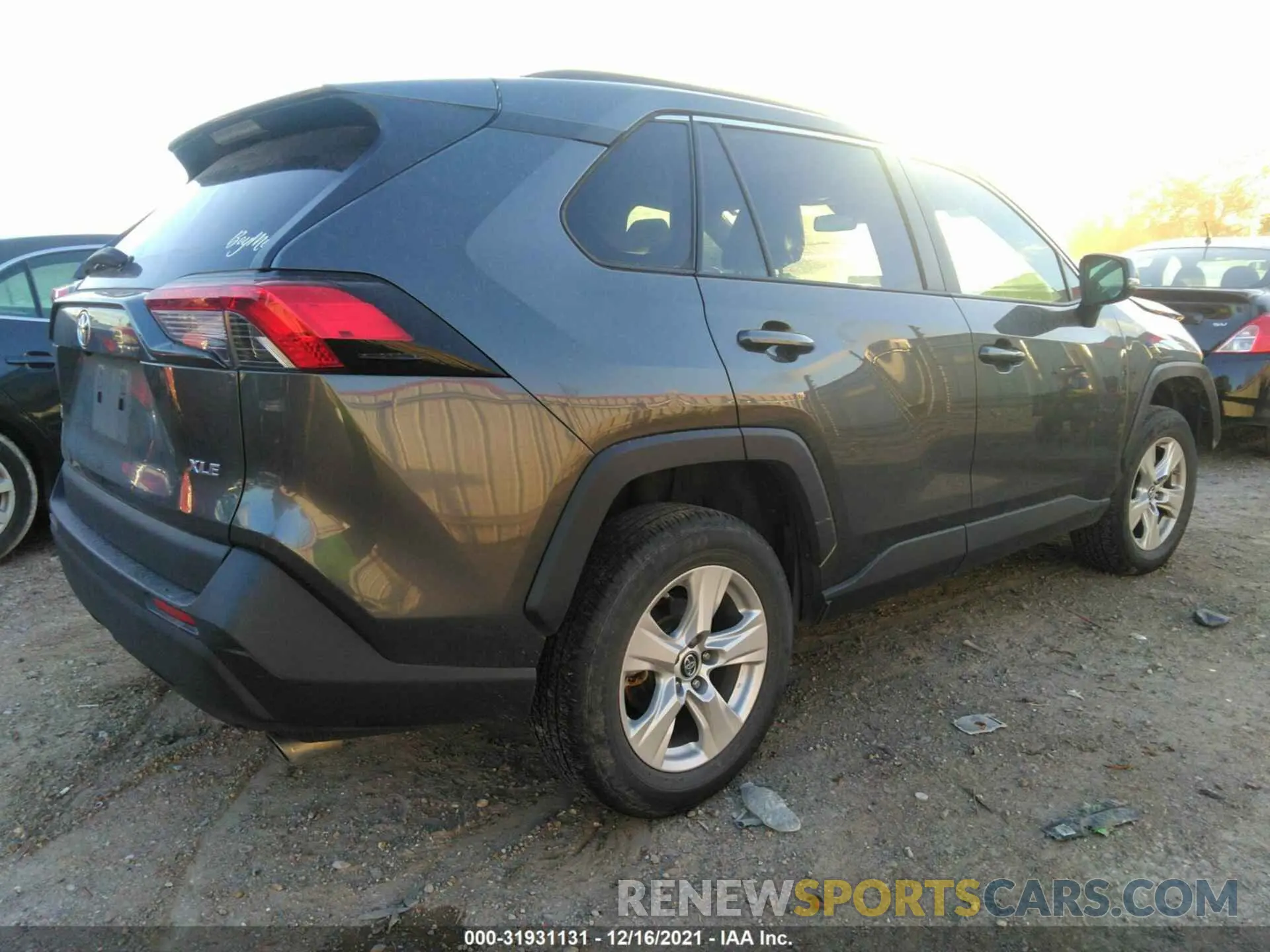 4 fotografías del automóvil dañado 2T3W1RFV6KC016041 TOYOTA RAV4 2019