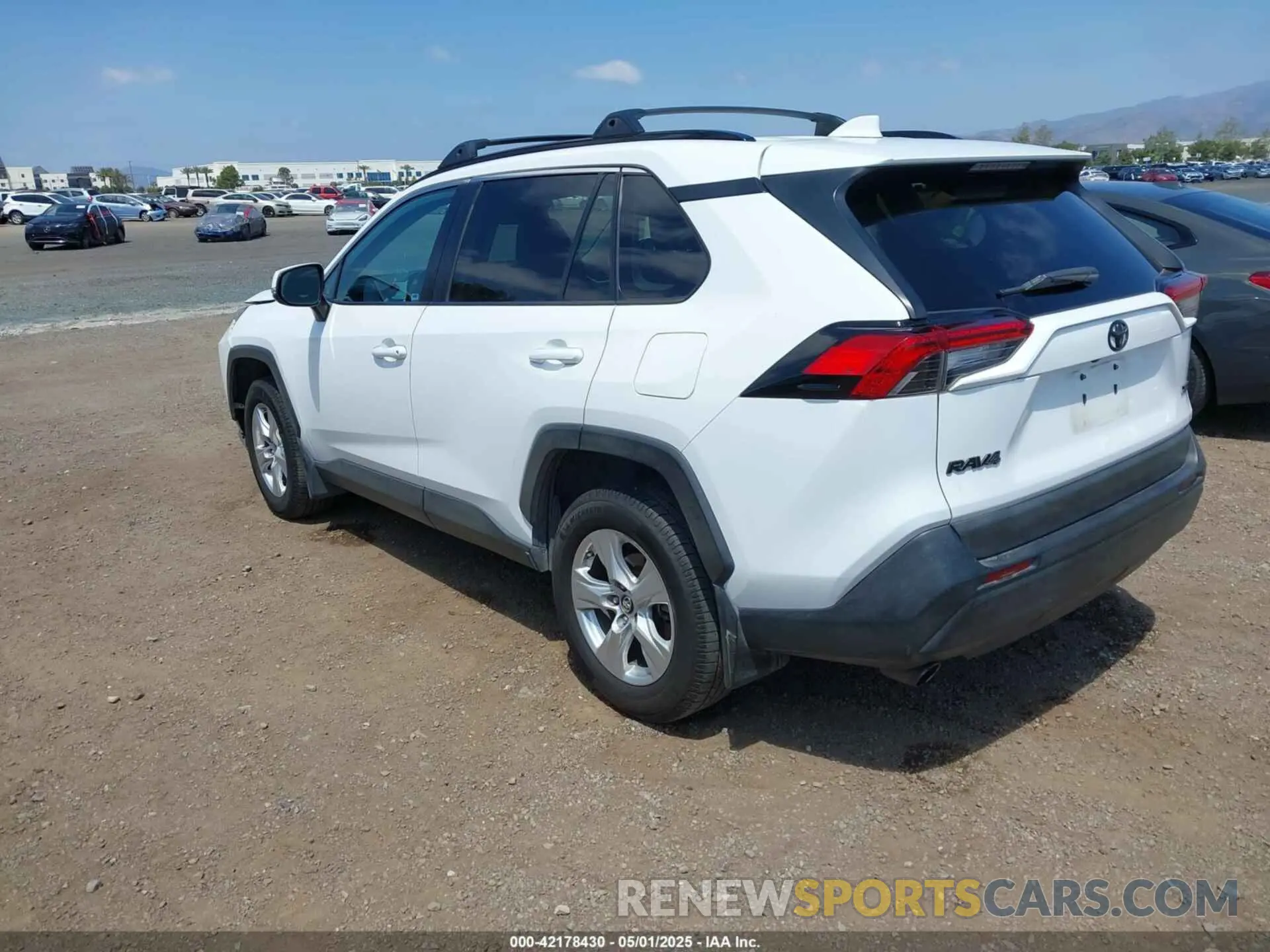 3 fotografías del automóvil dañado 2T3W1RFV6KC024382 TOYOTA RAV4 2019
