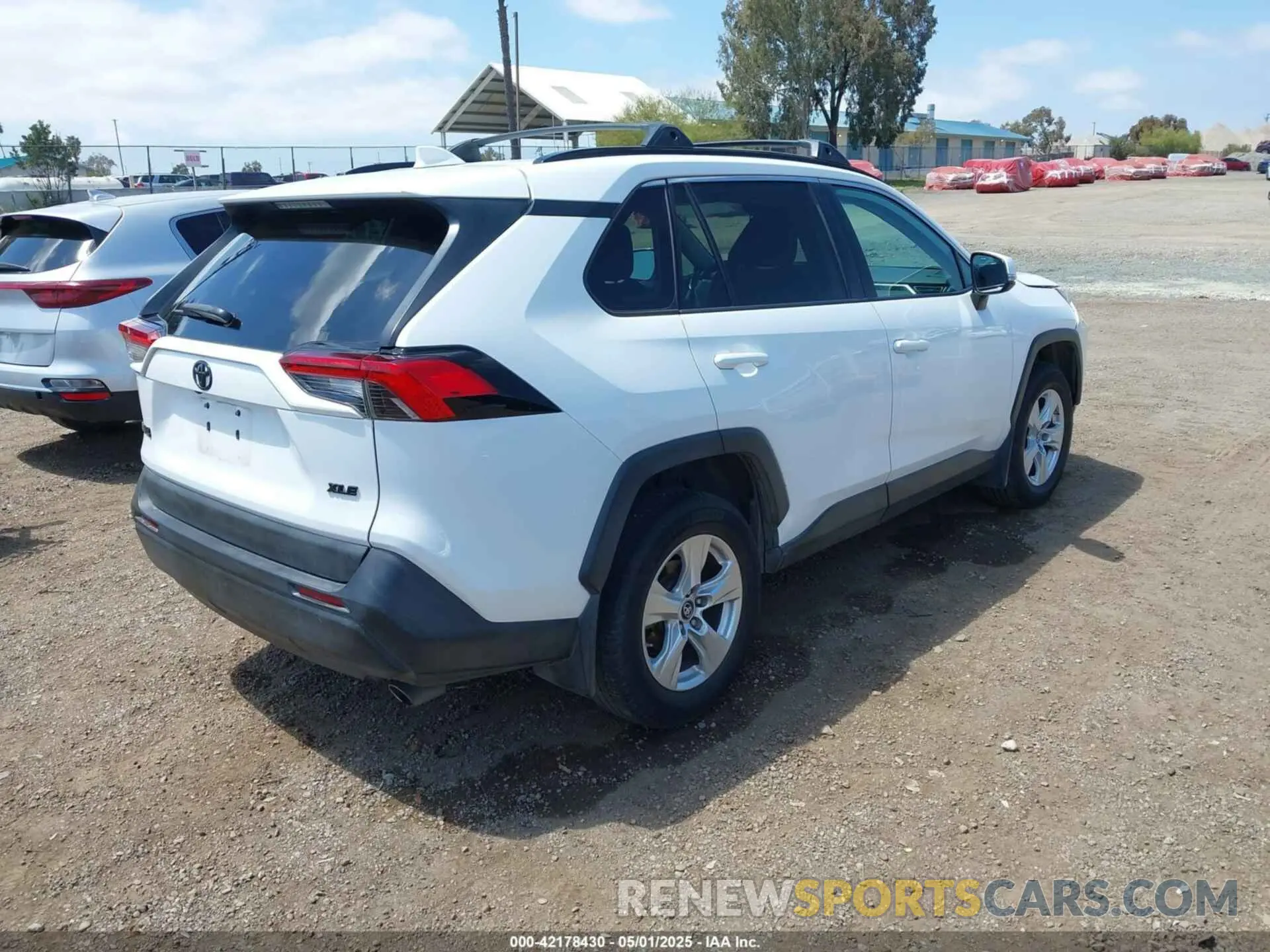 4 fotografías del automóvil dañado 2T3W1RFV6KC024382 TOYOTA RAV4 2019