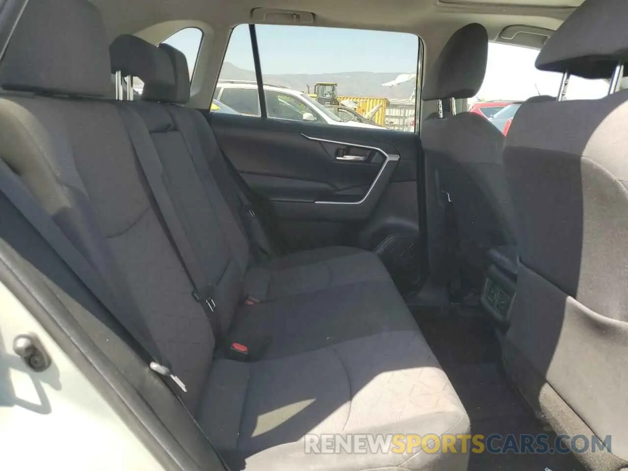 11 fotografías del automóvil dañado 2T3W1RFV7KC025900 TOYOTA RAV4 2019