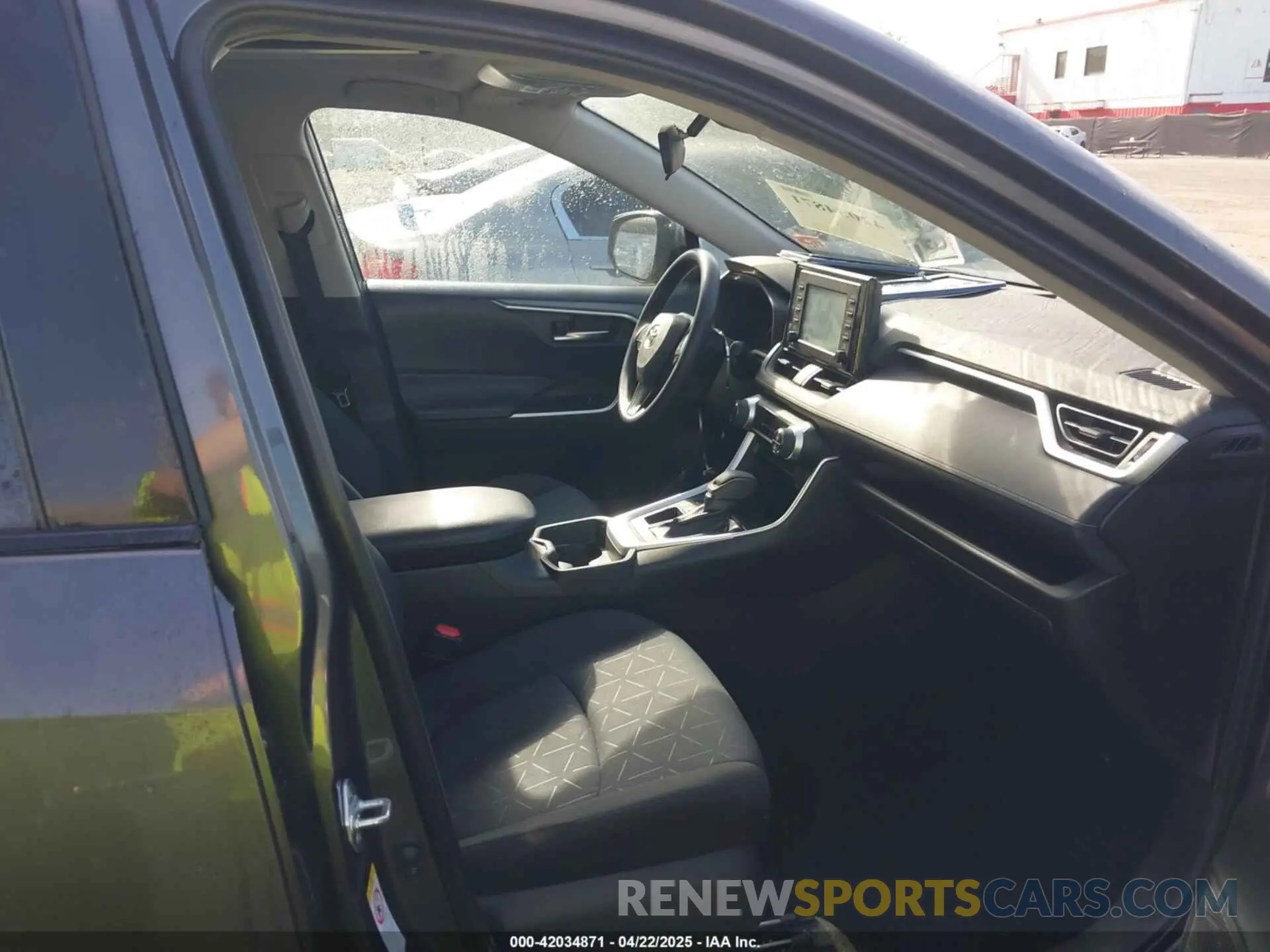 5 fotografías del automóvil dañado 2T3W1RFV8KW004648 TOYOTA RAV4 2019