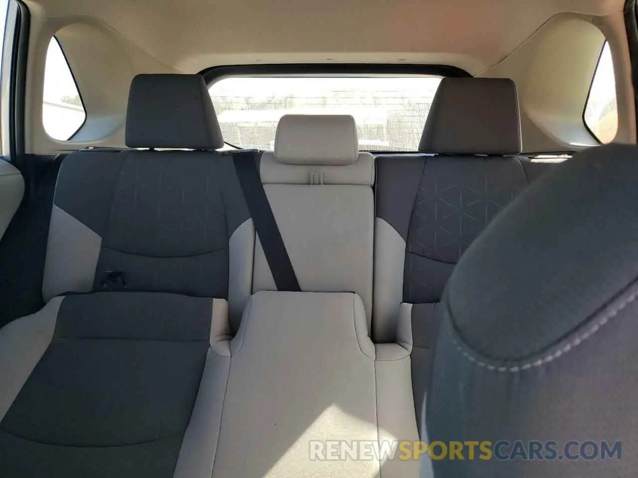 10 fotografías del automóvil dañado 2T3W1RFV8KW029601 TOYOTA RAV4 2019