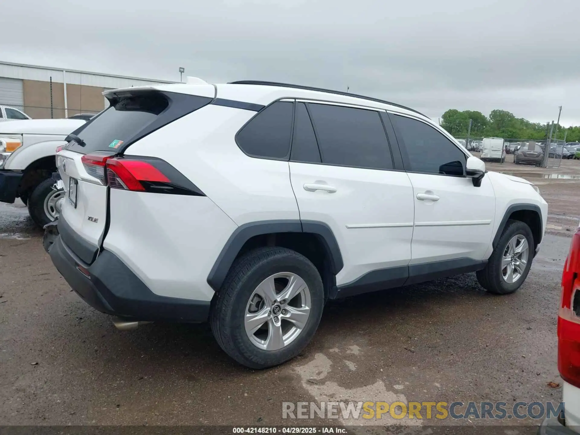 13 fotografías del automóvil dañado 2T3W1RFV8KW030117 TOYOTA RAV4 2019