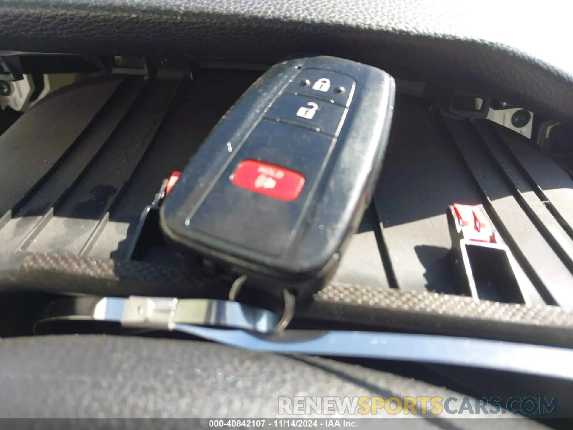 11 fotografías del automóvil dañado 2T3W1RFV8KW031560 TOYOTA RAV4 2019