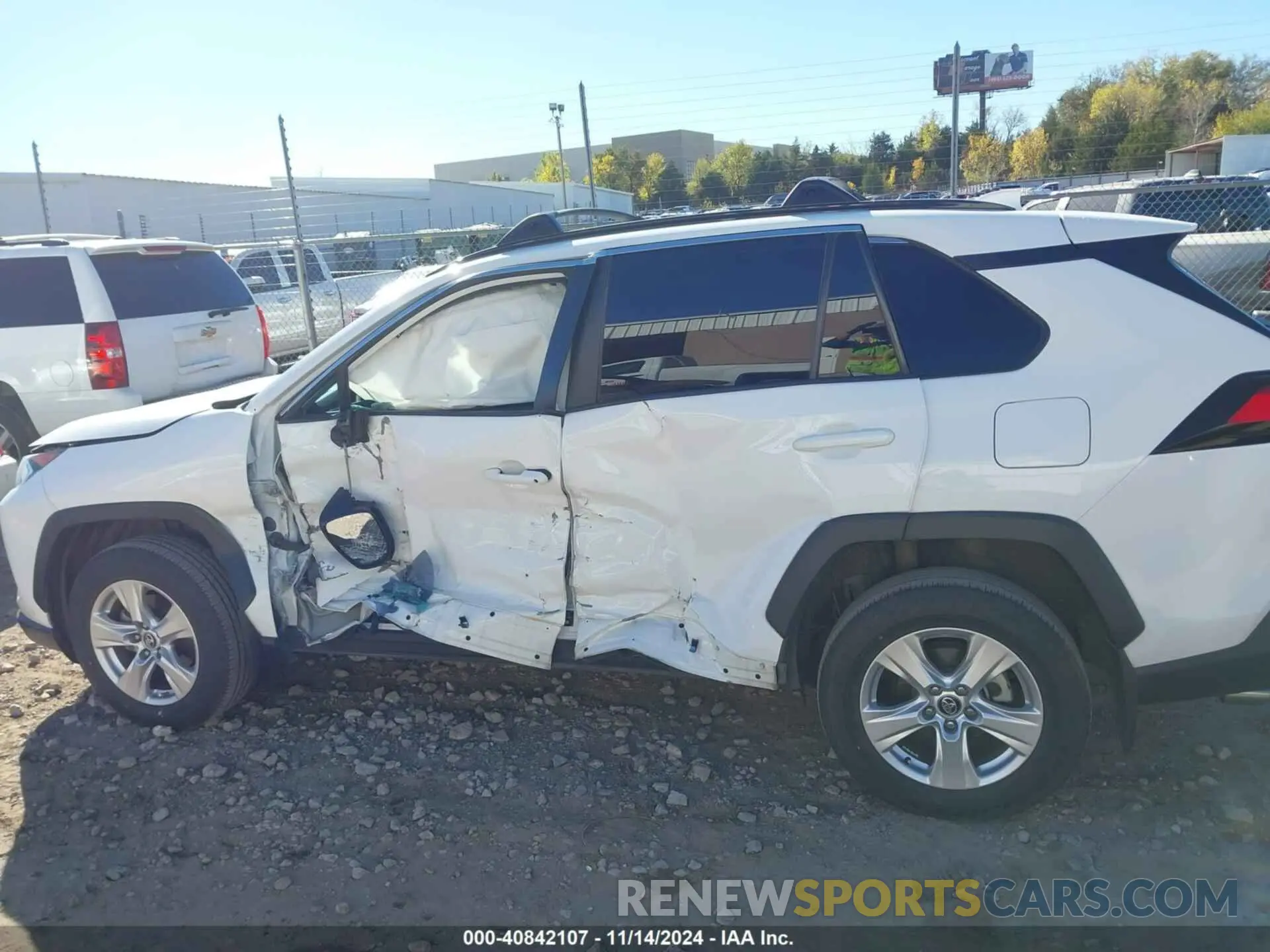15 fotografías del automóvil dañado 2T3W1RFV8KW031560 TOYOTA RAV4 2019