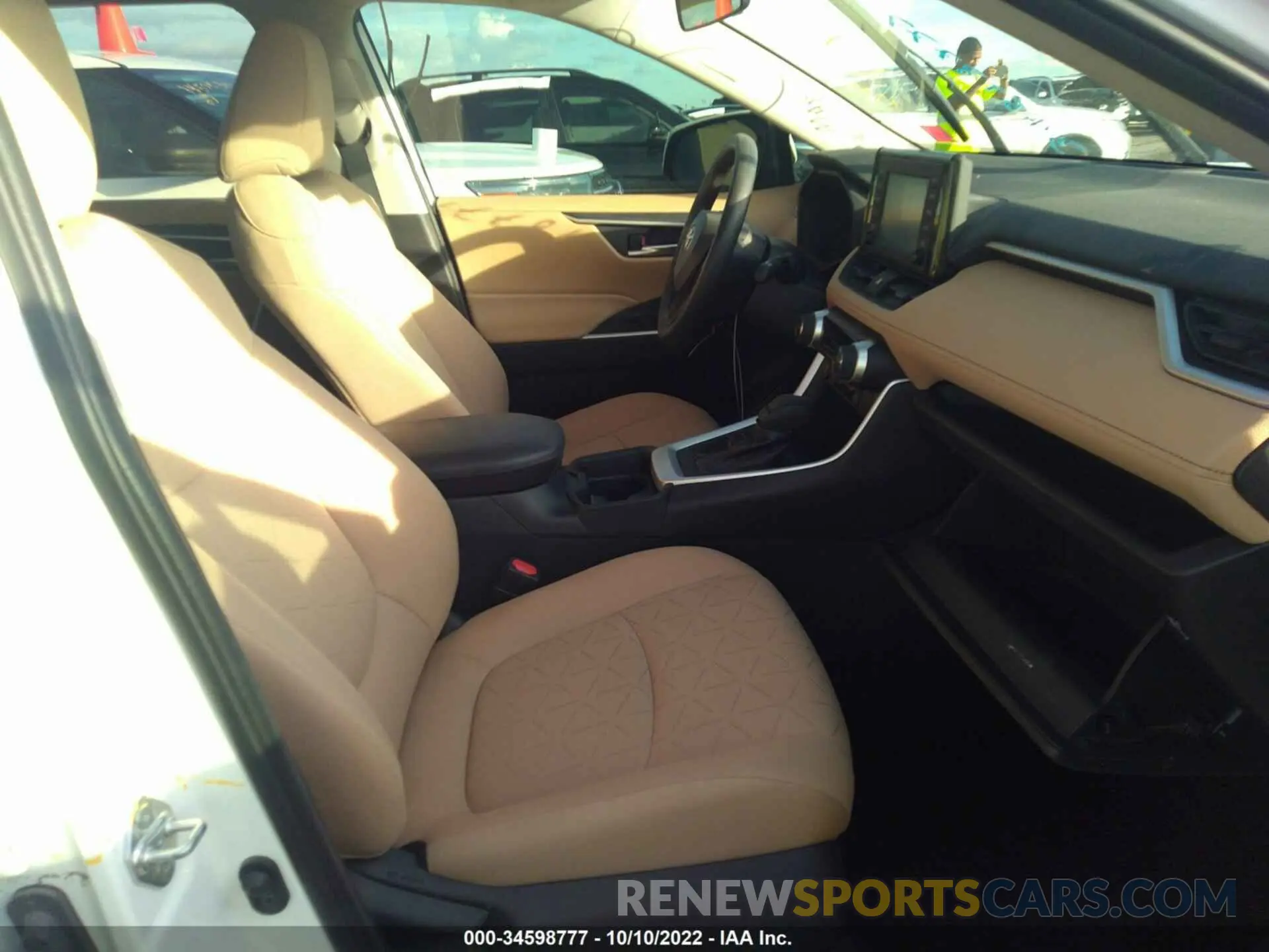 5 fotografías del automóvil dañado 2T3W1RFVXKC032078 TOYOTA RAV4 2019