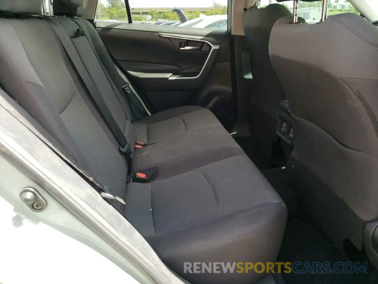 6 fotografías del automóvil dañado 2T3W1RFVXKW001914 TOYOTA RAV4 2019