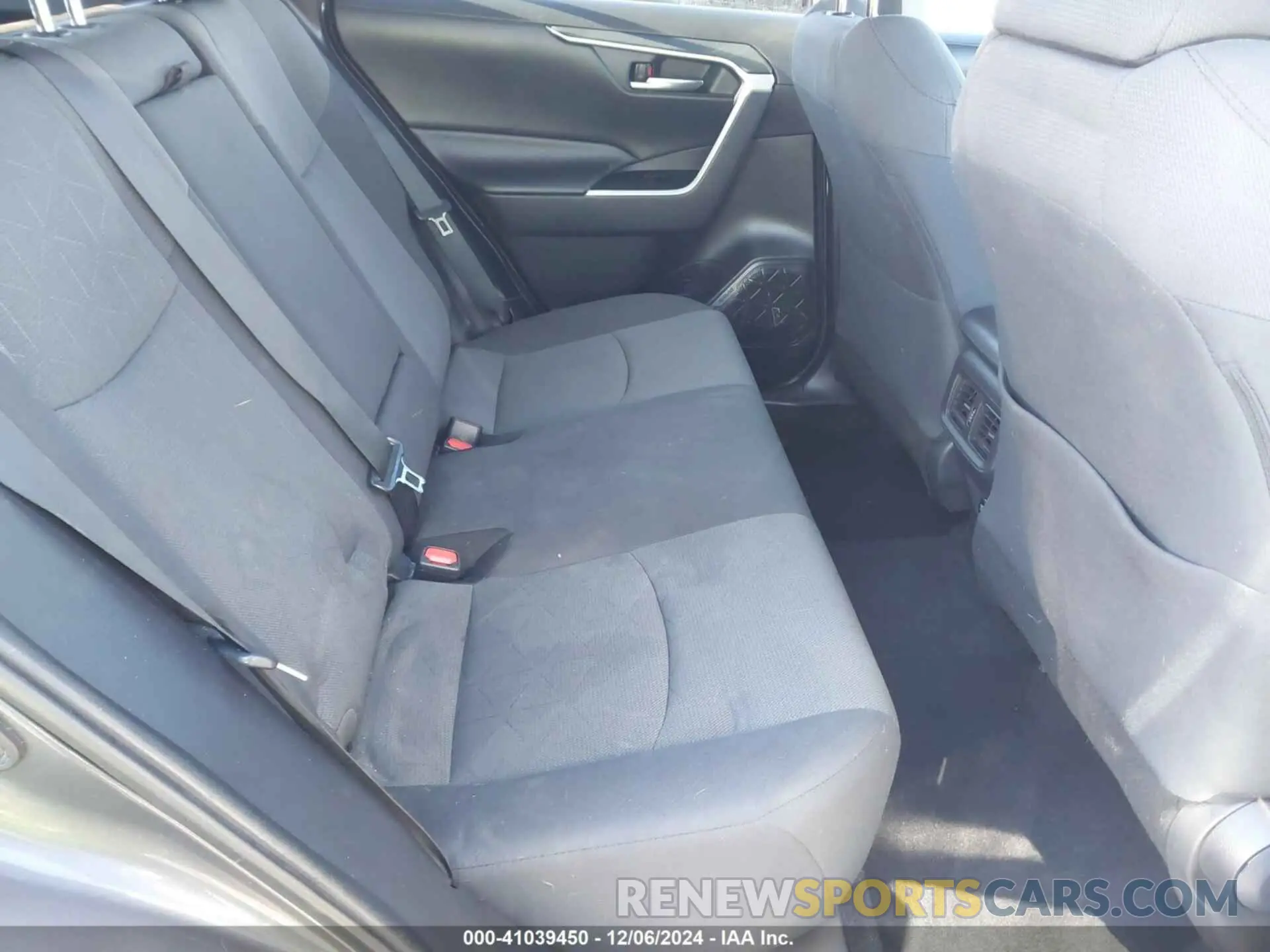8 fotografías del automóvil dañado 2T3W1RFVXKW002884 TOYOTA RAV4 2019