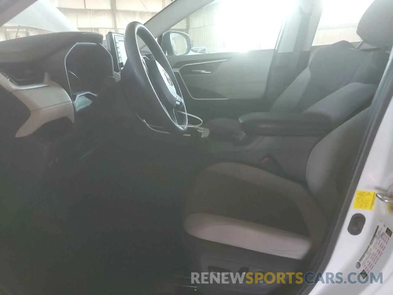 7 fotografías del automóvil dañado 2T3W1RFVXKW025632 TOYOTA RAV4 2019