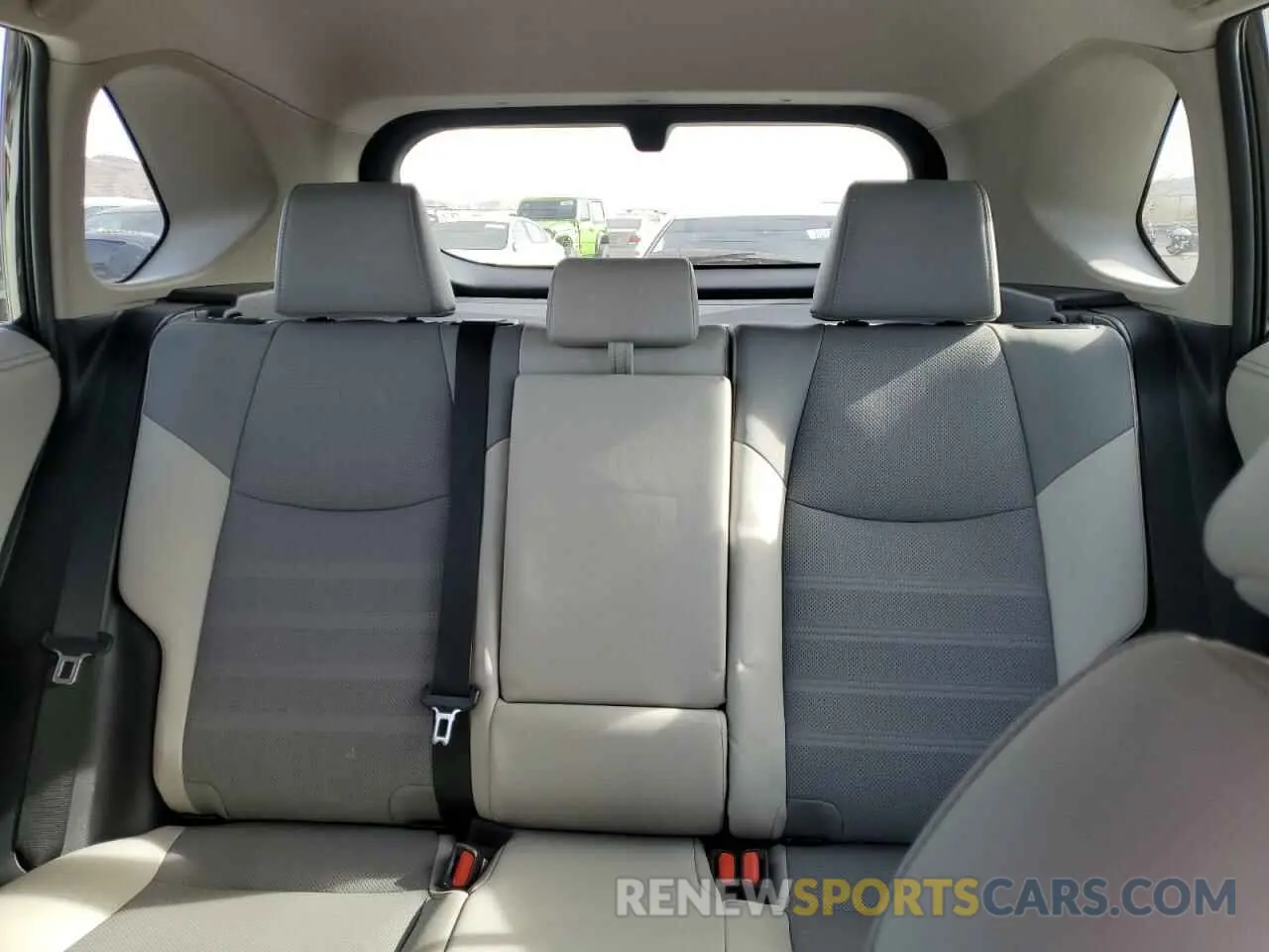 10 fotografías del automóvil dañado 2T3Y1RFV0KW007889 TOYOTA RAV4 2019