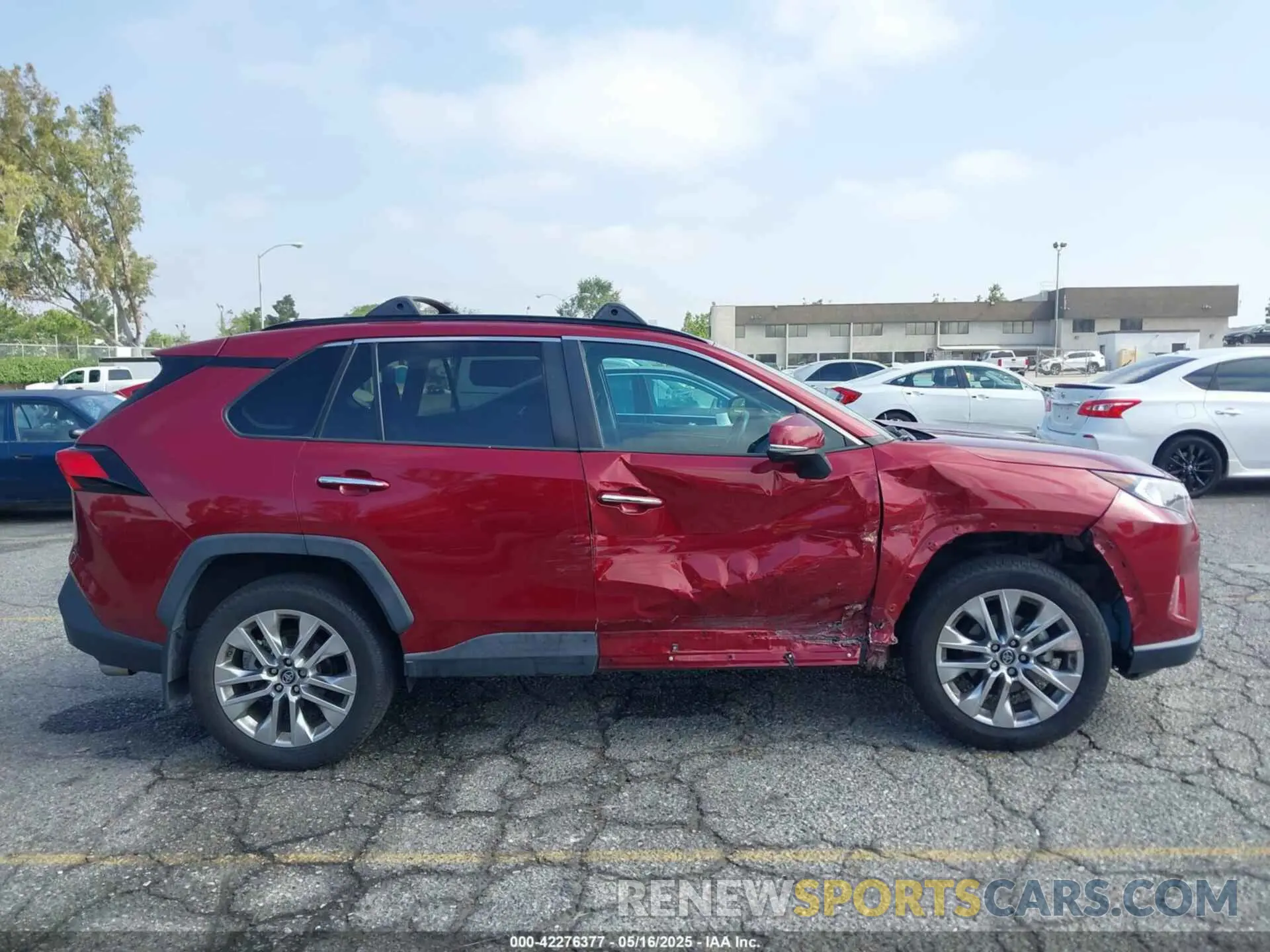 13 fotografías del automóvil dañado 2T3Y1RFV1KC019924 TOYOTA RAV4 2019