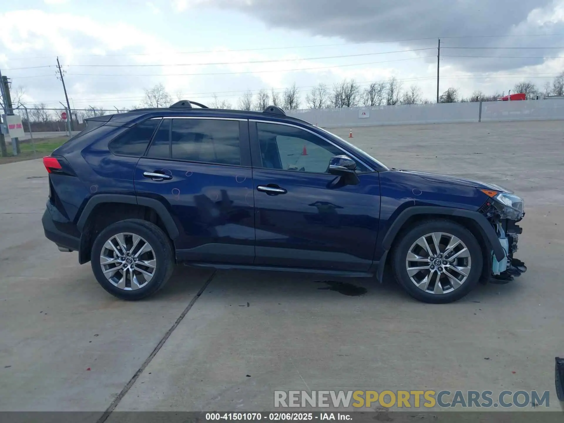 13 fotografías del automóvil dañado 2T3Y1RFV5KW031847 TOYOTA RAV4 2019