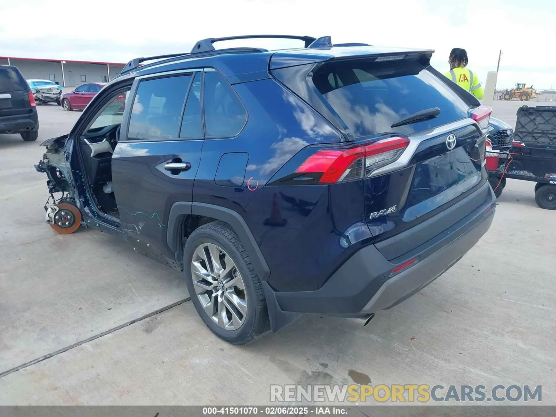 3 fotografías del automóvil dañado 2T3Y1RFV5KW031847 TOYOTA RAV4 2019