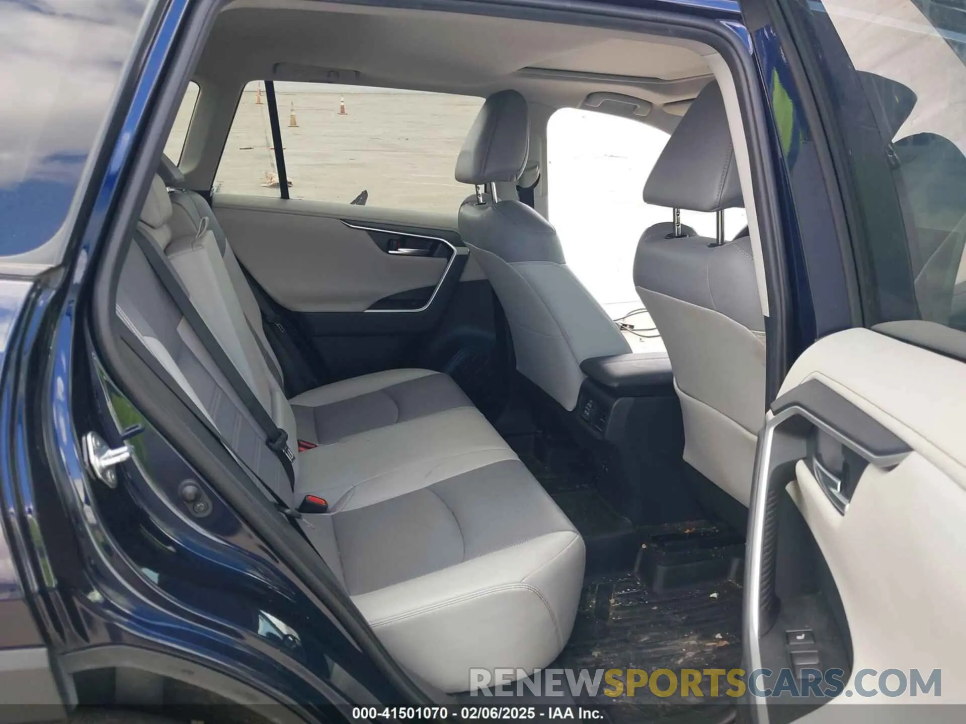 8 fotografías del automóvil dañado 2T3Y1RFV5KW031847 TOYOTA RAV4 2019