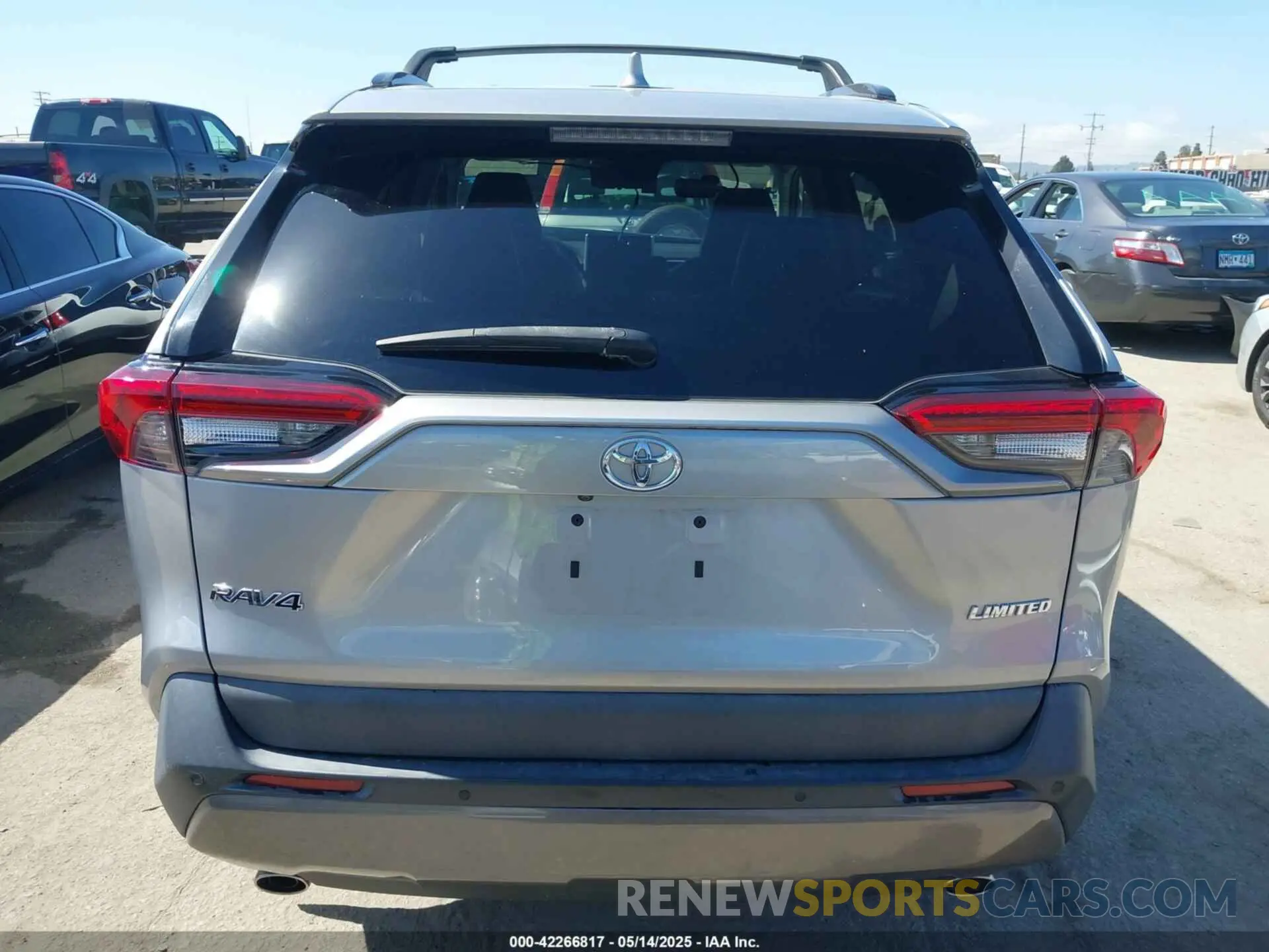17 fotografías del automóvil dañado 2T3Y1RFV6KW030416 TOYOTA RAV4 2019