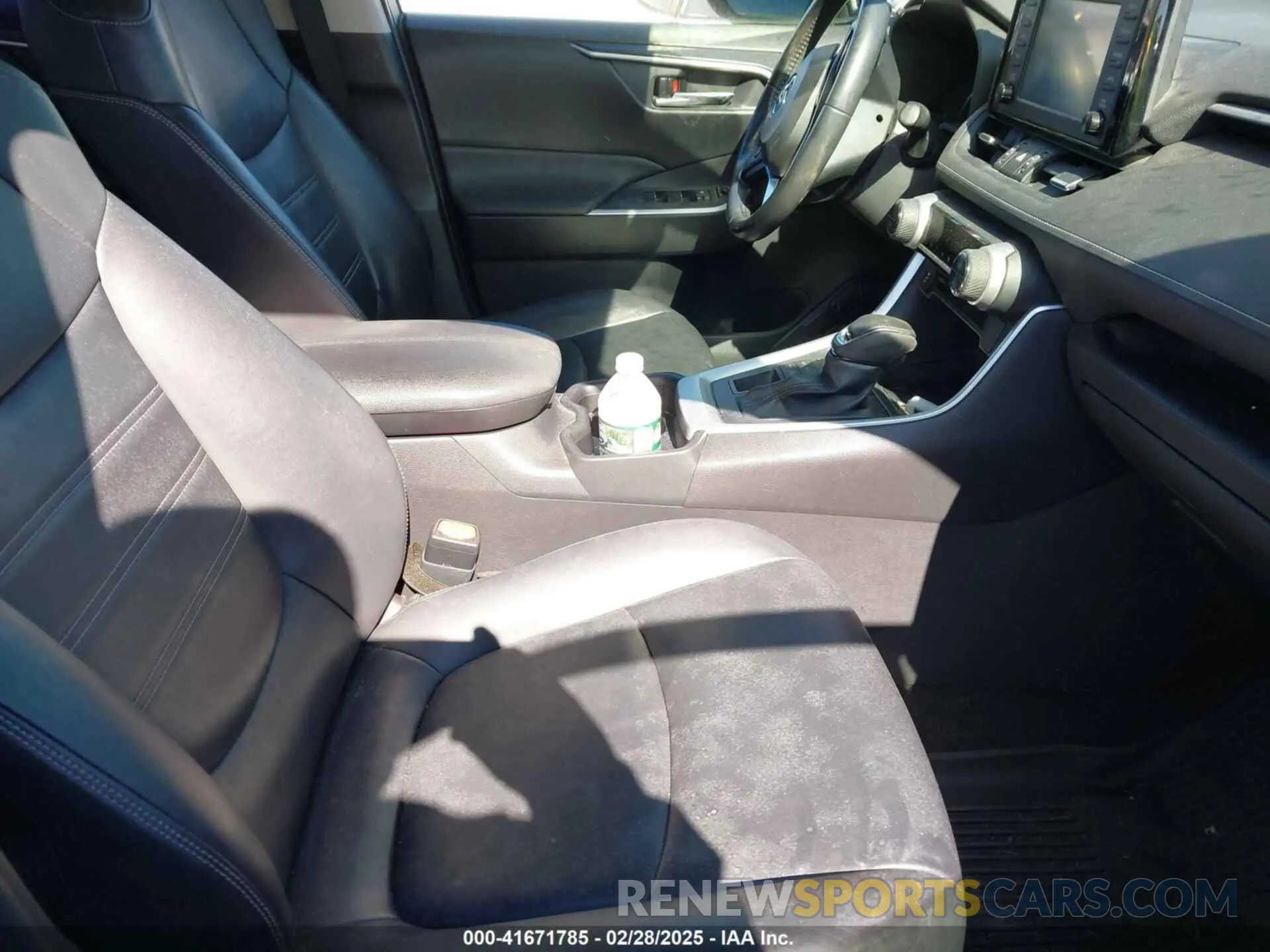 5 fotografías del automóvil dañado JTMA1RFV4KD512431 TOYOTA RAV4 2019