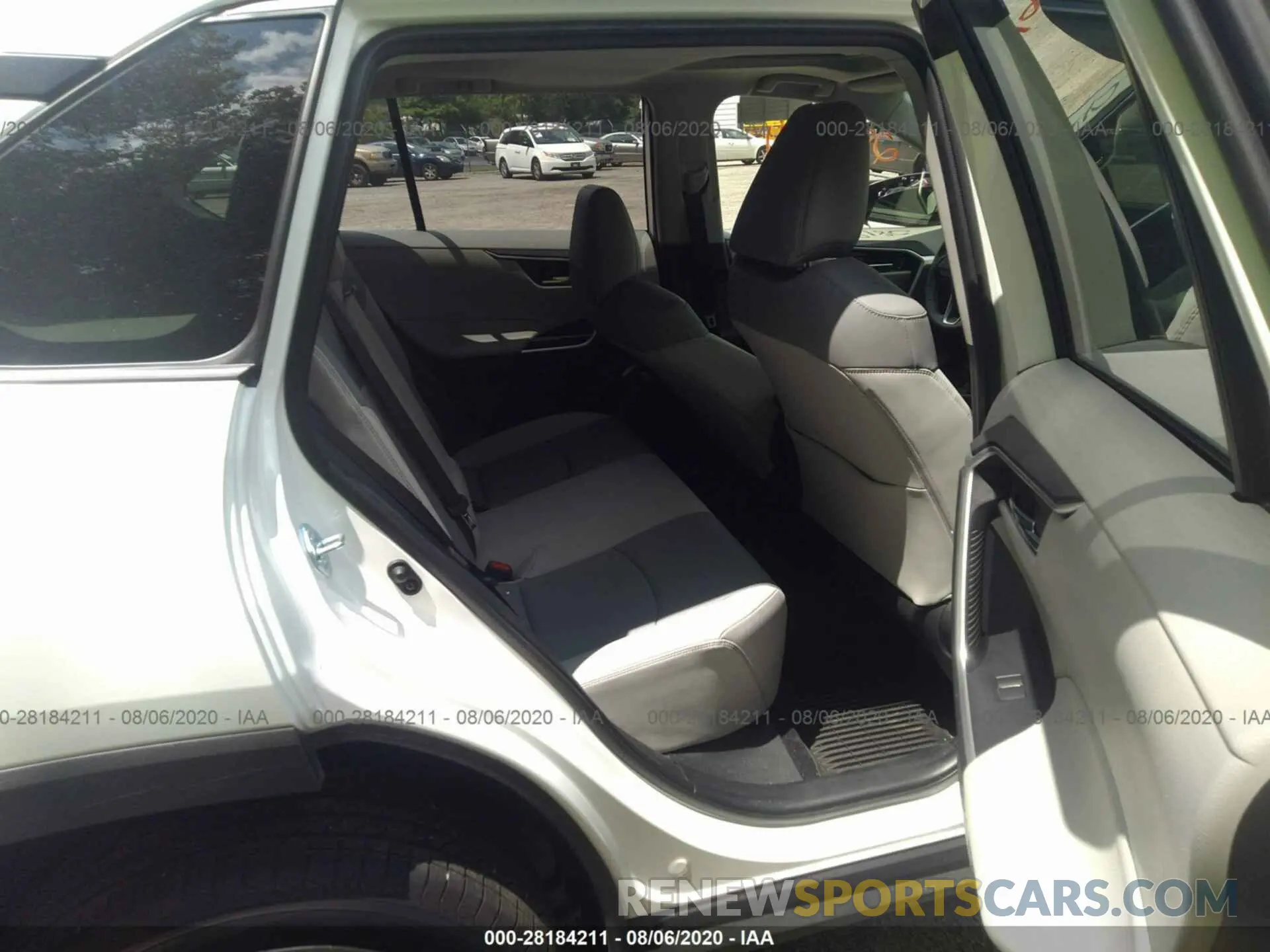 8 fotografías del automóvil dañado JTMA1RFV7KD502296 TOYOTA RAV4 2019