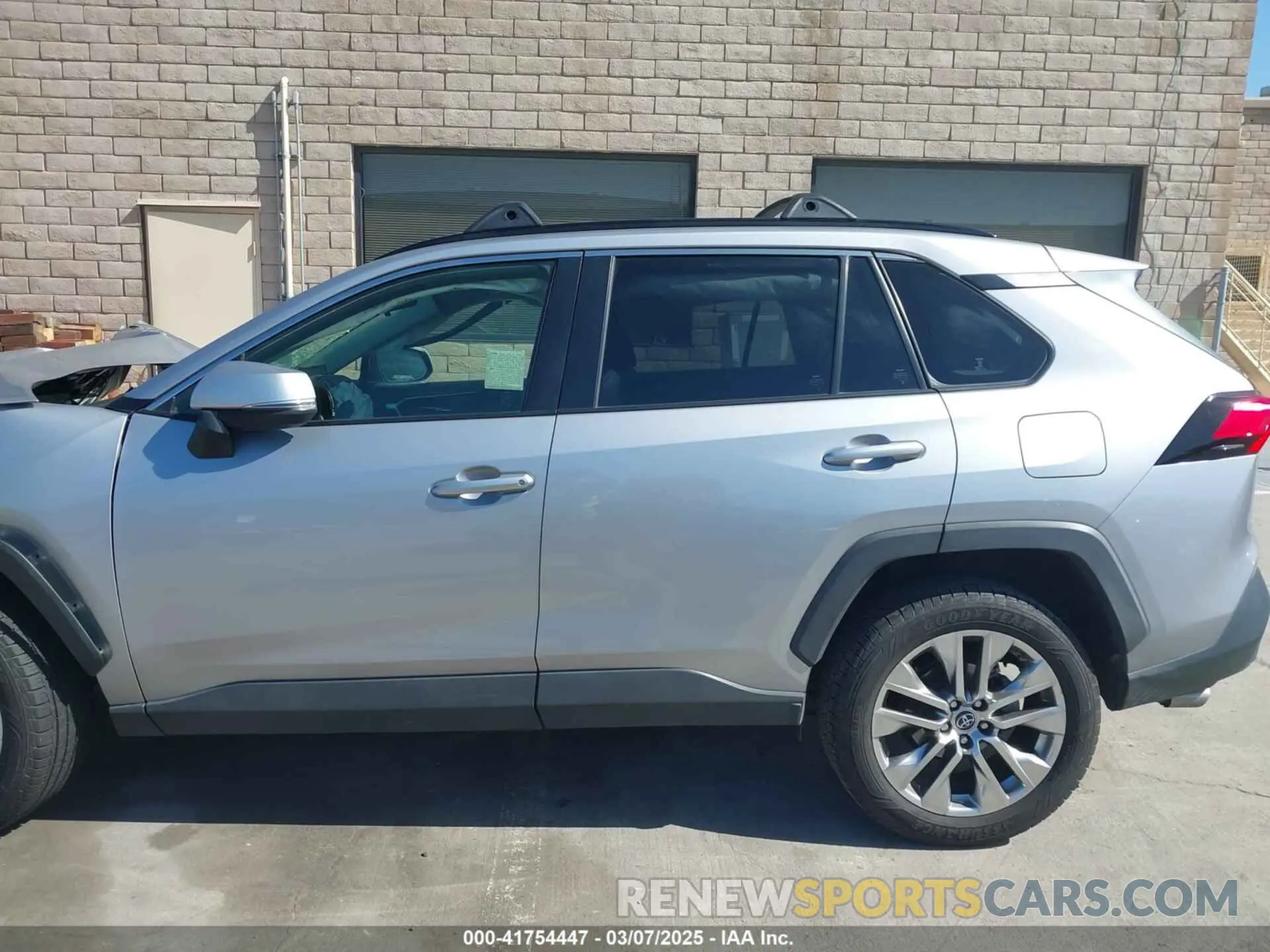 13 fotografías del automóvil dañado JTMA1RFV7KD520376 TOYOTA RAV4 2019
