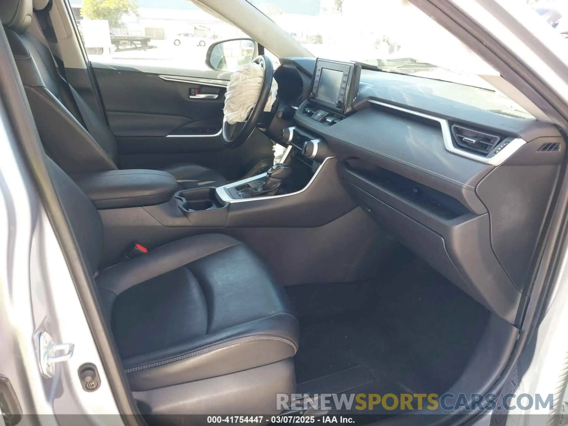 5 fotografías del automóvil dañado JTMA1RFV7KD520376 TOYOTA RAV4 2019
