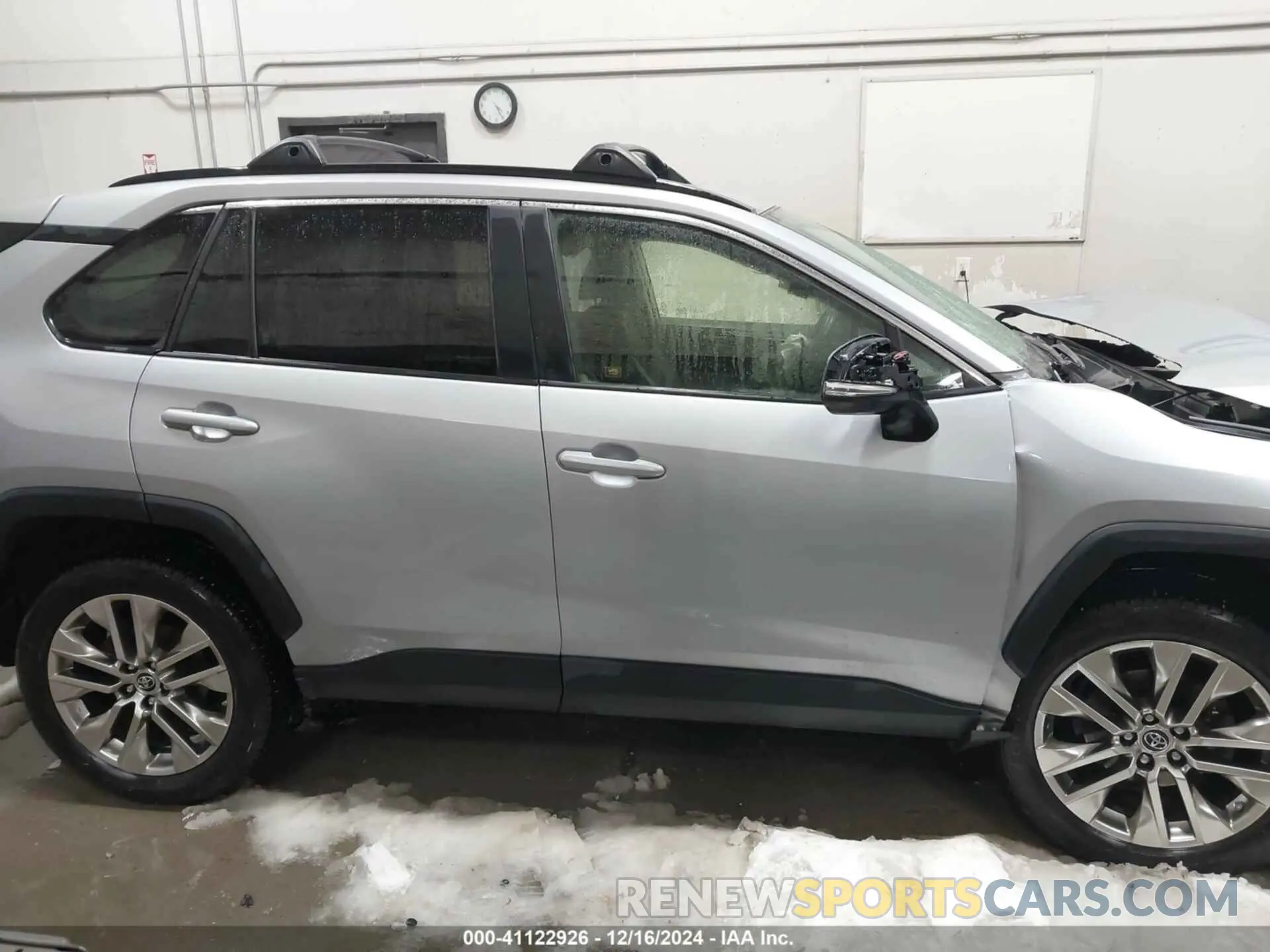 13 fotografías del automóvil dañado JTMA1RFV8KD011378 TOYOTA RAV4 2019