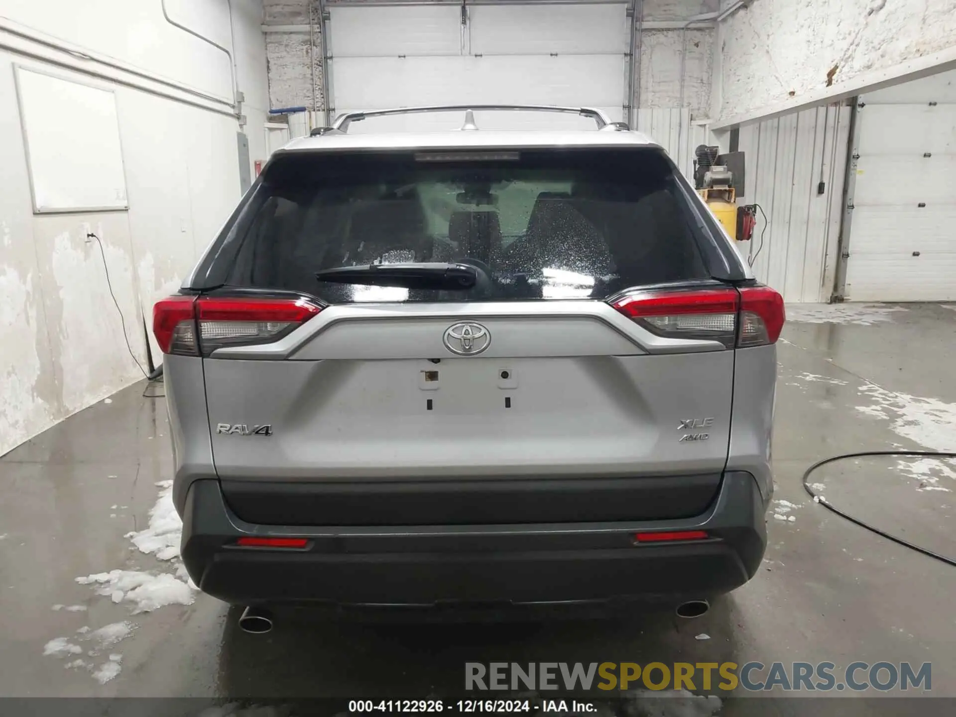 16 fotografías del automóvil dañado JTMA1RFV8KD011378 TOYOTA RAV4 2019