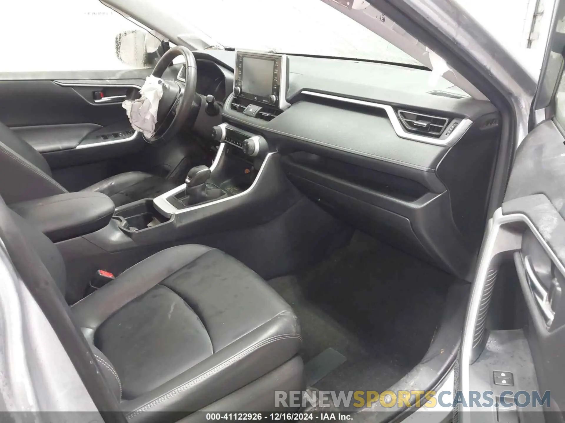 5 fotografías del automóvil dañado JTMA1RFV8KD011378 TOYOTA RAV4 2019