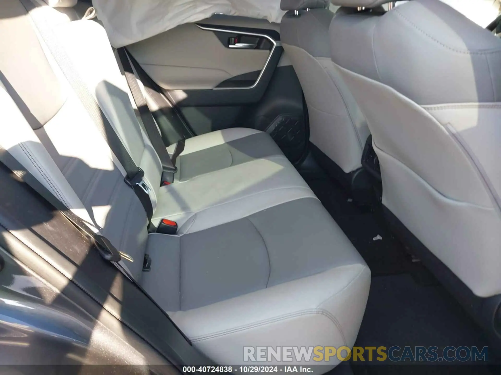 8 fotografías del automóvil dañado JTMC1RFV0KD036087 TOYOTA RAV4 2019