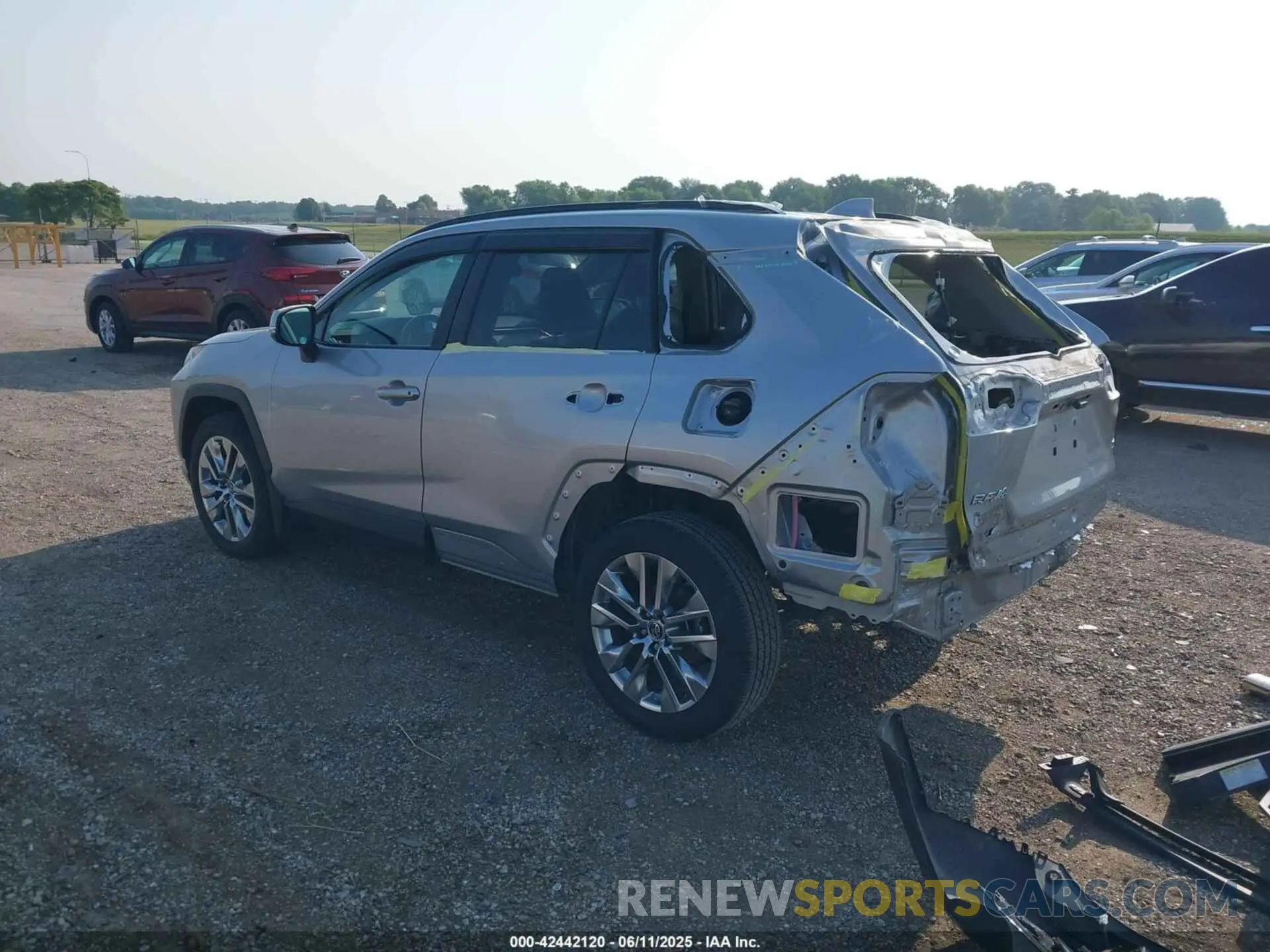 3 fotografías del automóvil dañado JTMC1RFV3KD512218 TOYOTA RAV4 2019