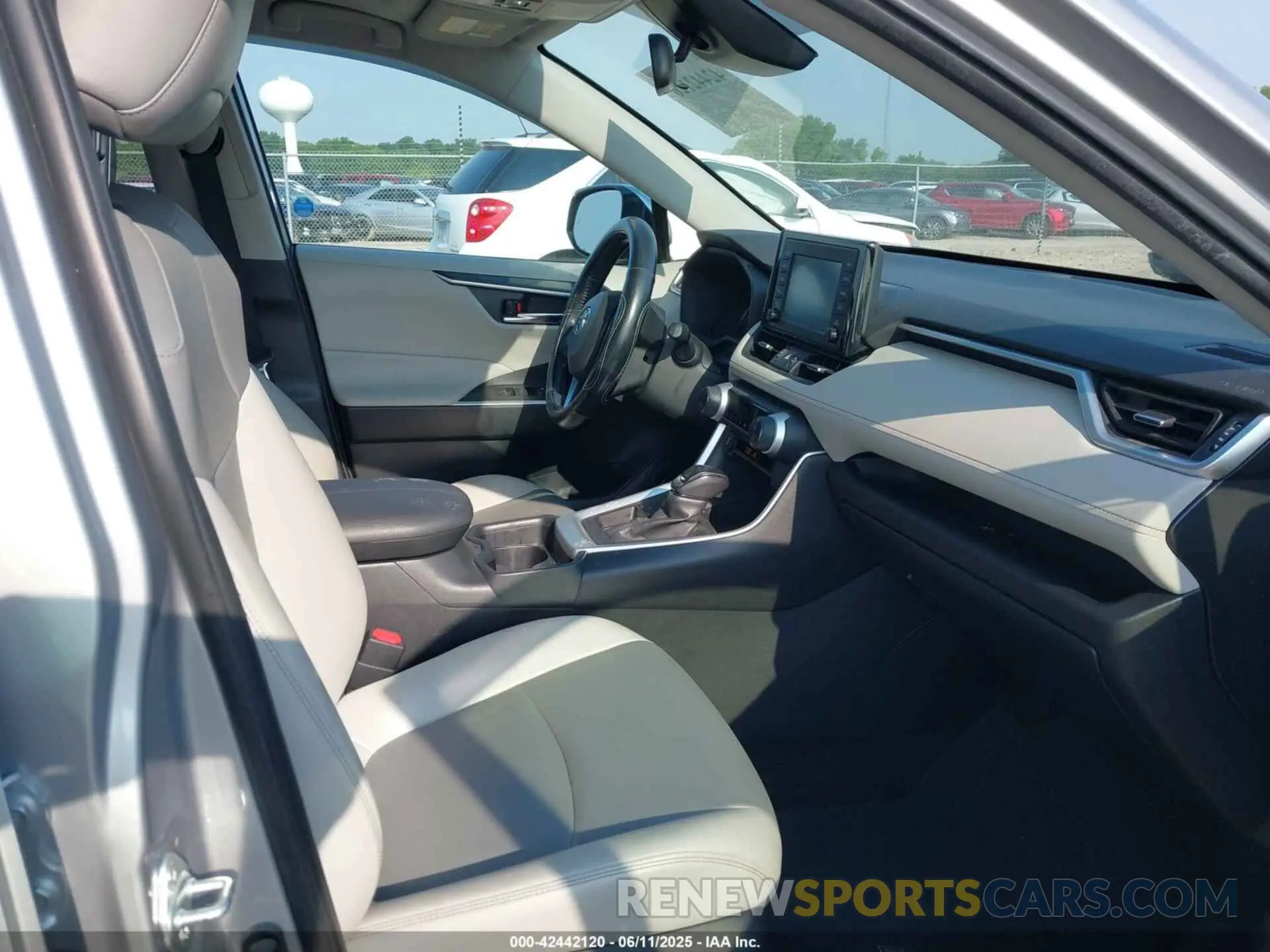 5 fotografías del automóvil dañado JTMC1RFV3KD512218 TOYOTA RAV4 2019