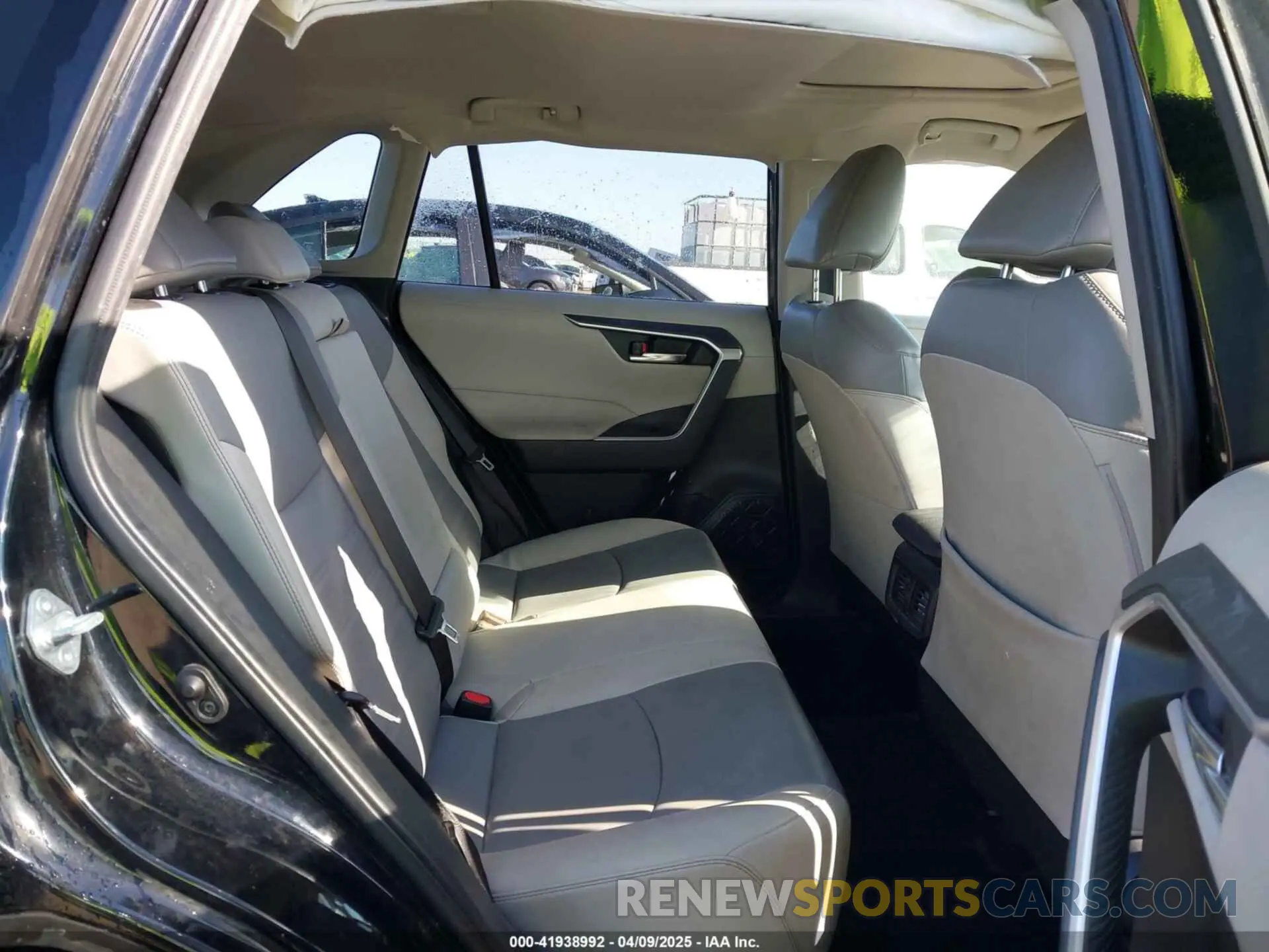 8 fotografías del automóvil dañado JTMC1RFV7KD028911 TOYOTA RAV4 2019