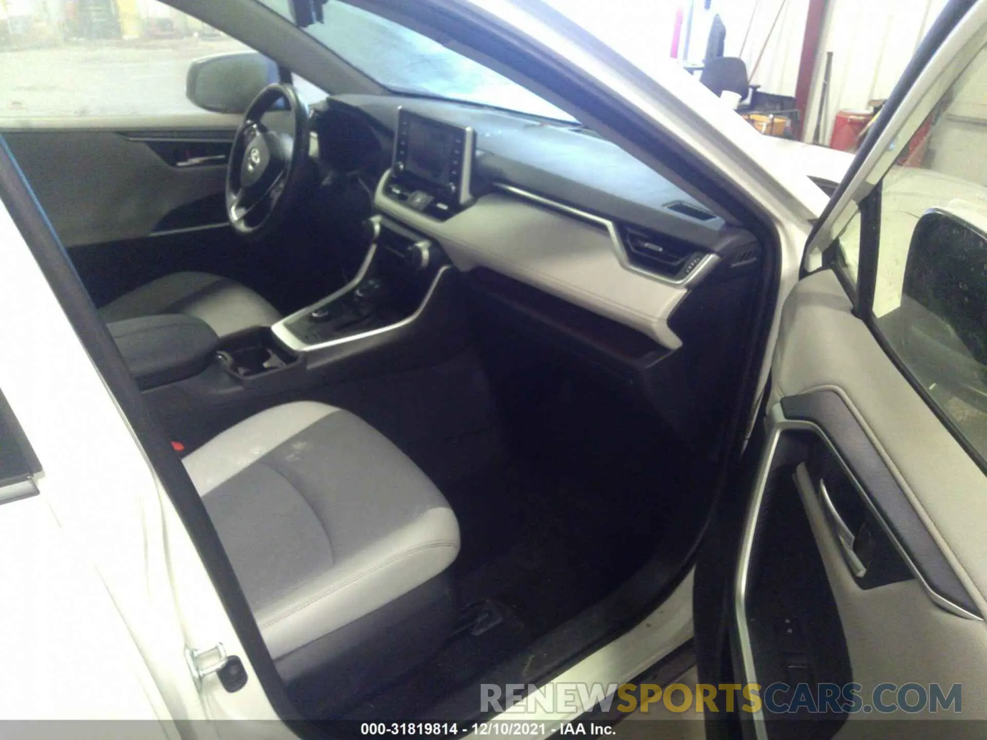 5 fotografías del automóvil dañado JTMDWRFV1KD033804 TOYOTA RAV4 2019