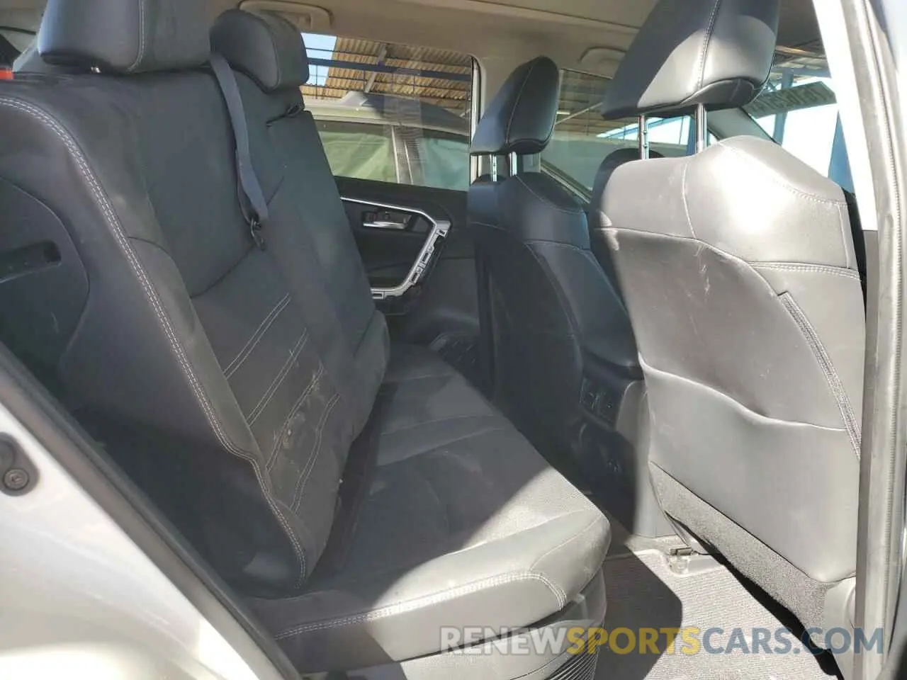 10 fotografías del automóvil dañado JTMDWRFVXKD510911 TOYOTA RAV4 2019