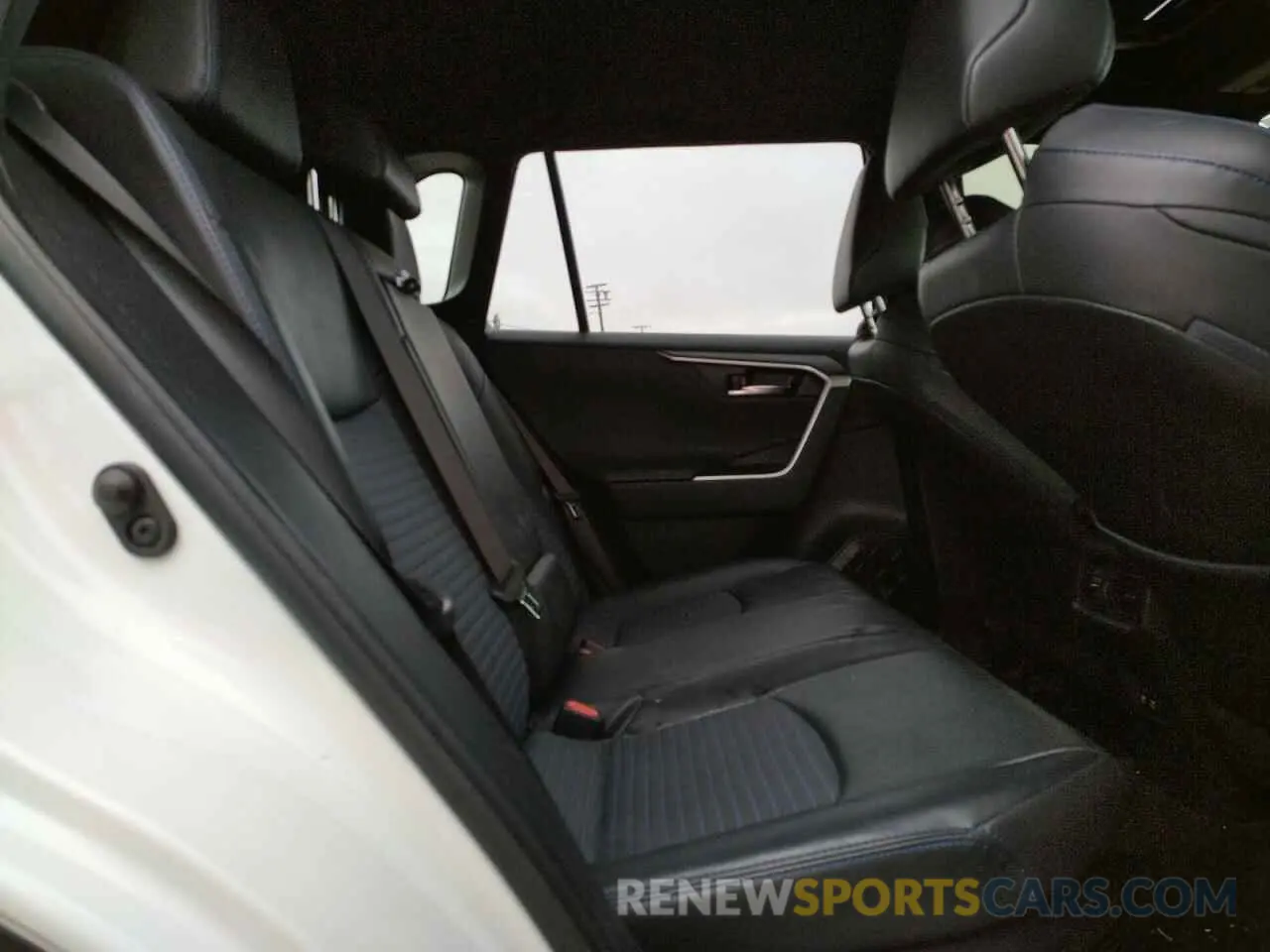 11 fotografías del automóvil dañado JTMEWRFV7KJ009948 TOYOTA RAV4 2019