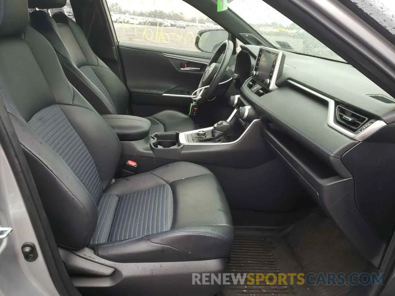 5 fotografías del automóvil dañado JTMEWRFV8KJ009781 TOYOTA RAV4 2019
