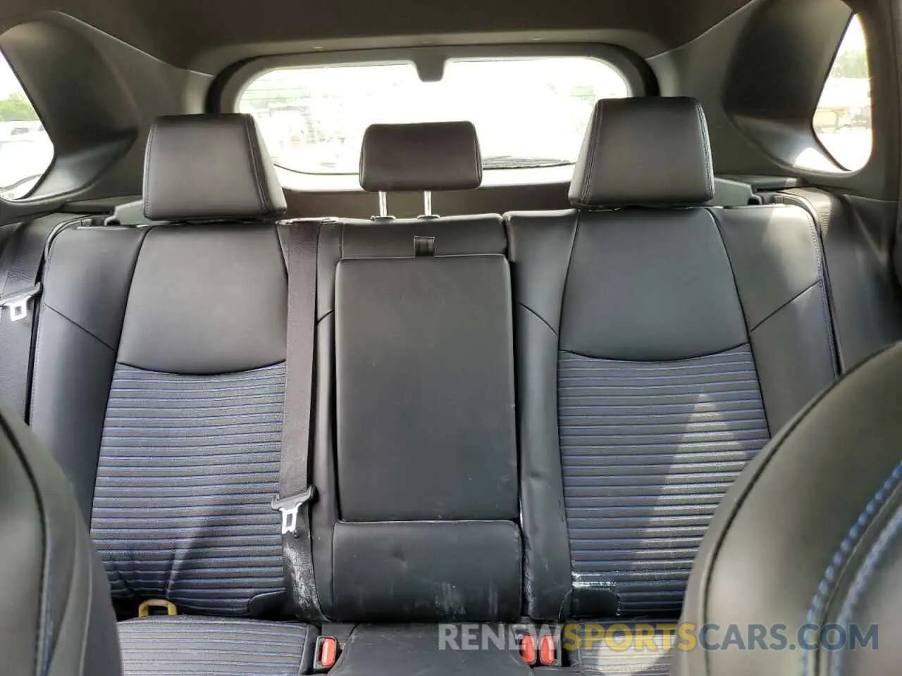10 fotografías del automóvil dañado JTMEWRFV8KJ015824 TOYOTA RAV4 2019