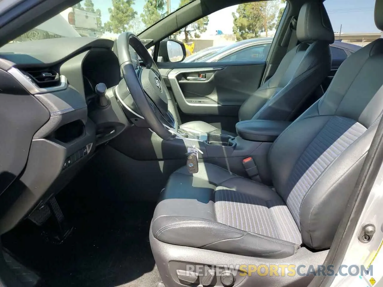 7 fotografías del automóvil dañado JTMEWRFVXKD519161 TOYOTA RAV4 2019