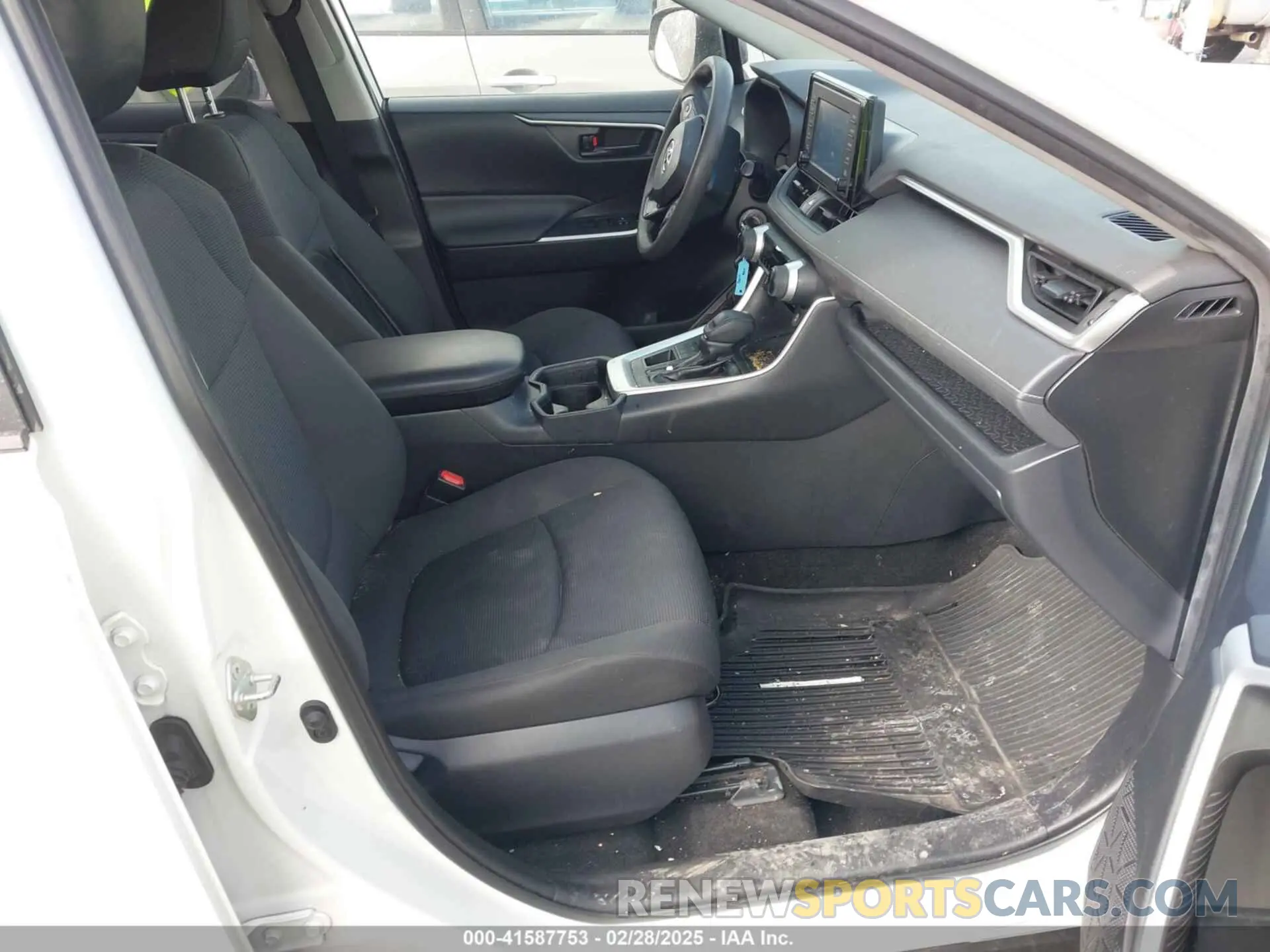 5 fotografías del automóvil dañado JTMF1RFV3KD035917 TOYOTA RAV4 2019