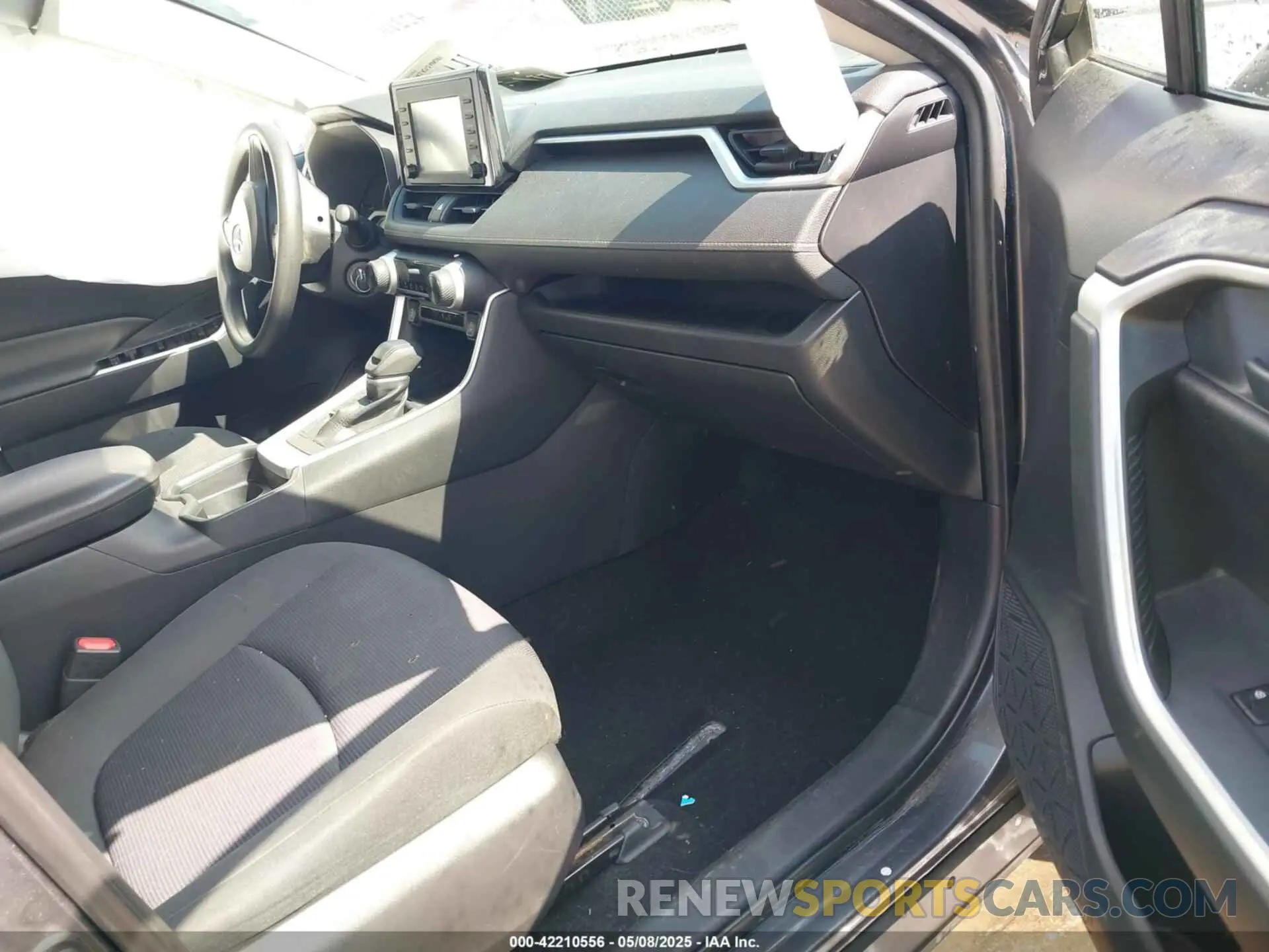 5 fotografías del automóvil dañado JTMF1RFV3KJ002983 TOYOTA RAV4 2019