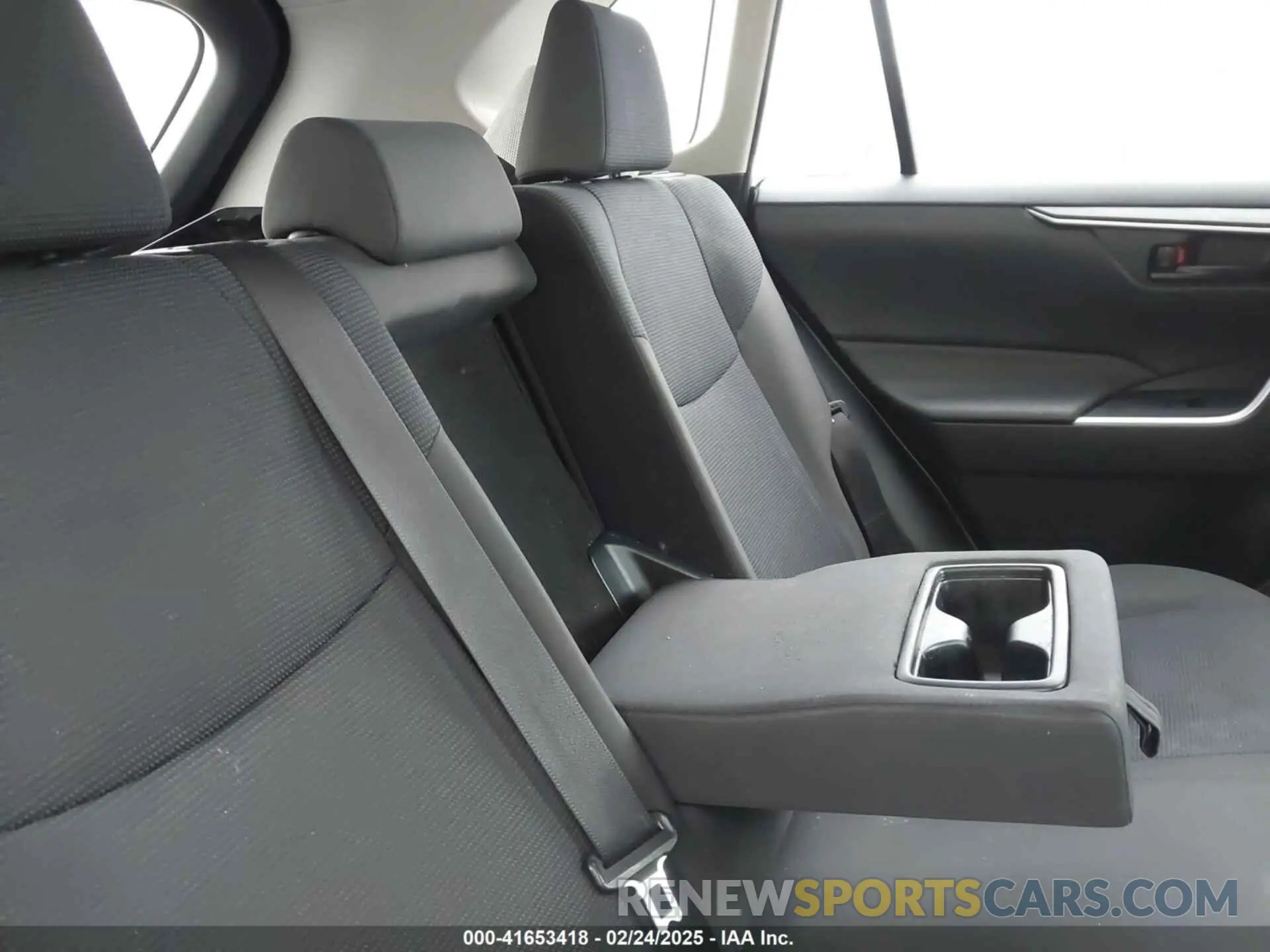 8 fotografías del automóvil dañado JTMF1RFV5KJ011541 TOYOTA RAV4 2019