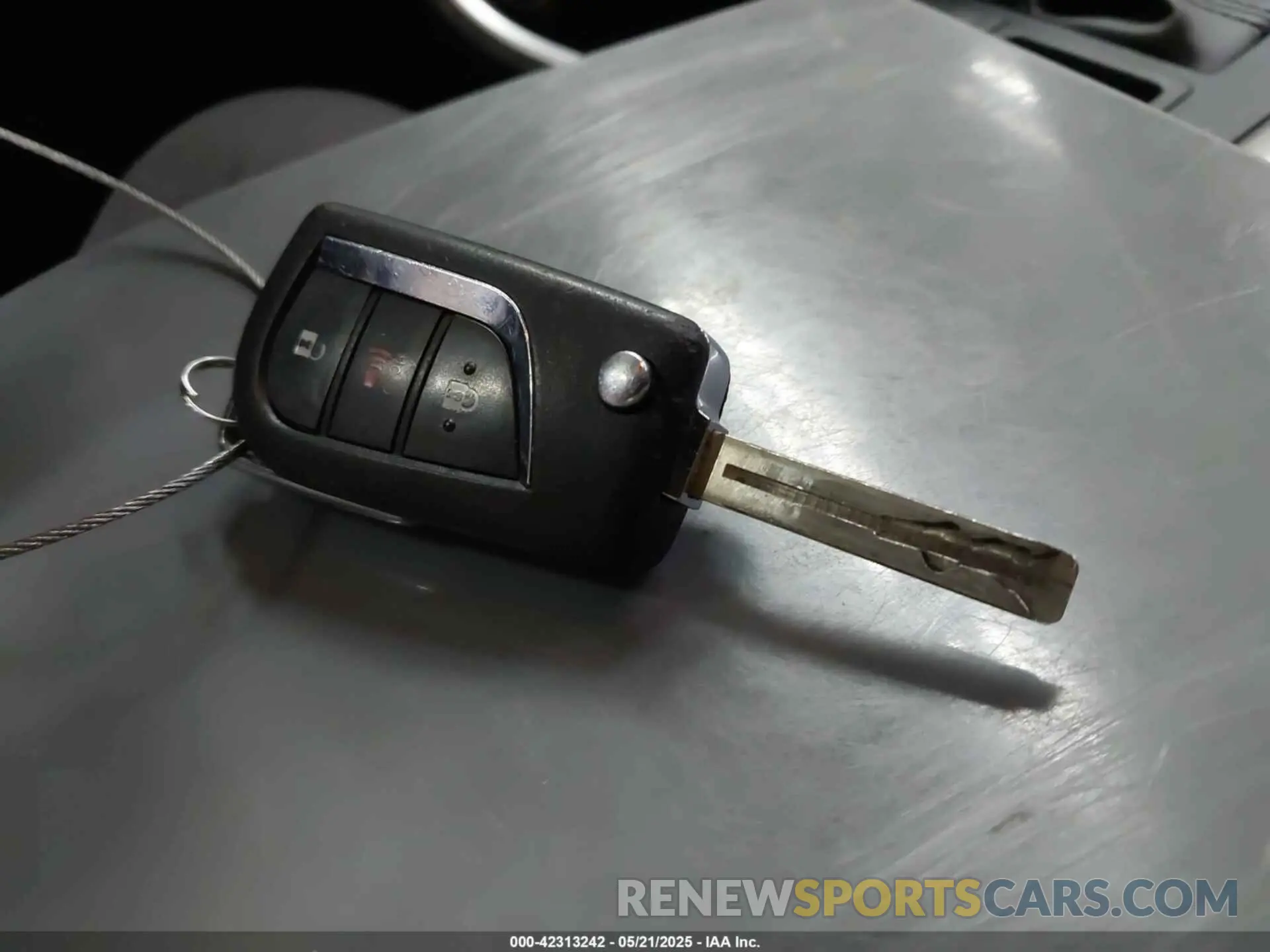11 fotografías del automóvil dañado JTMF1RFV7KD043650 TOYOTA RAV4 2019