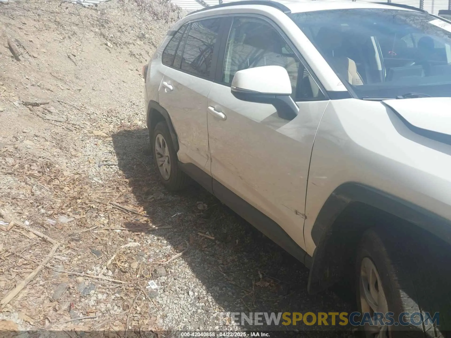 12 fotografías del automóvil dañado JTMG1RFV0KD043865 TOYOTA RAV4 2019