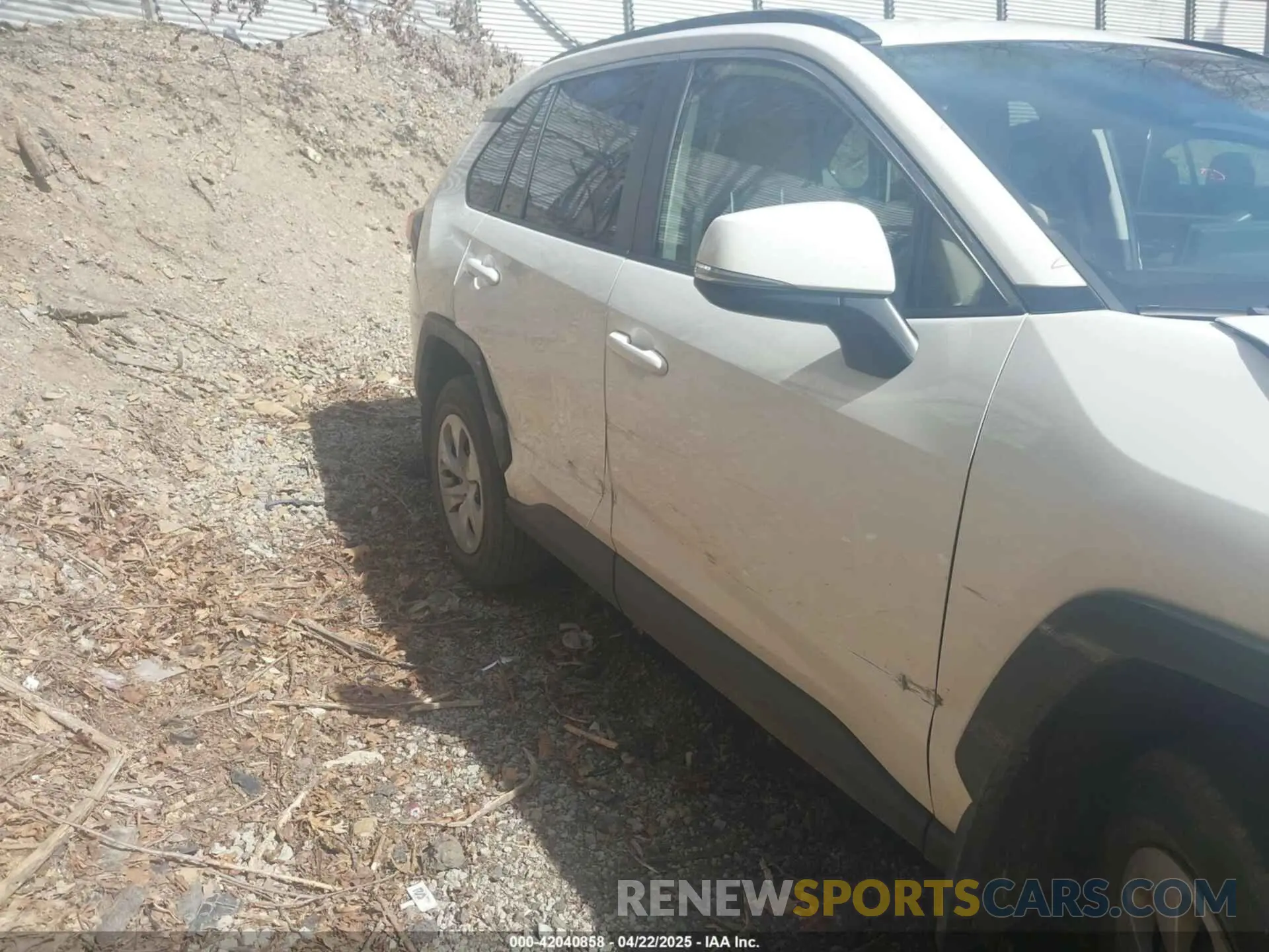 18 fotografías del automóvil dañado JTMG1RFV0KD043865 TOYOTA RAV4 2019