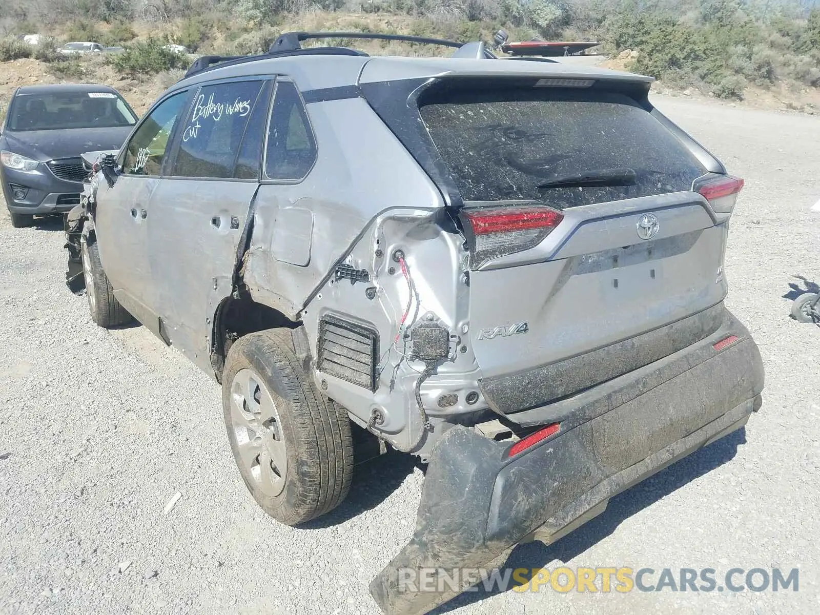 3 fotografías del automóvil dañado JTMG1RFV2KJ016149 TOYOTA RAV4 2019