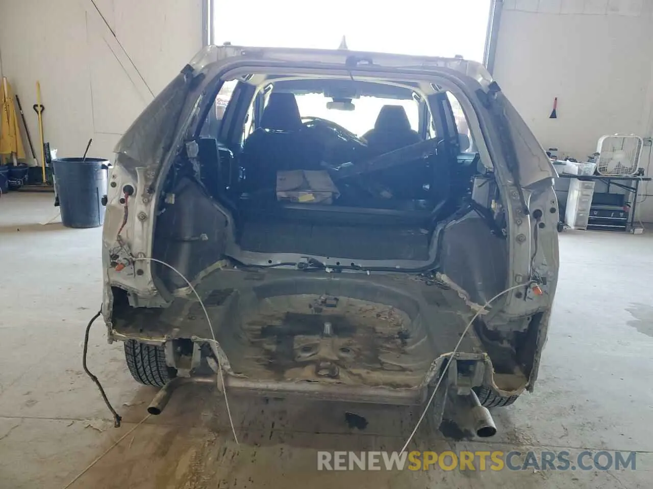 6 fotografías del automóvil dañado JTMG1RFV2KJ021318 TOYOTA RAV4 2019