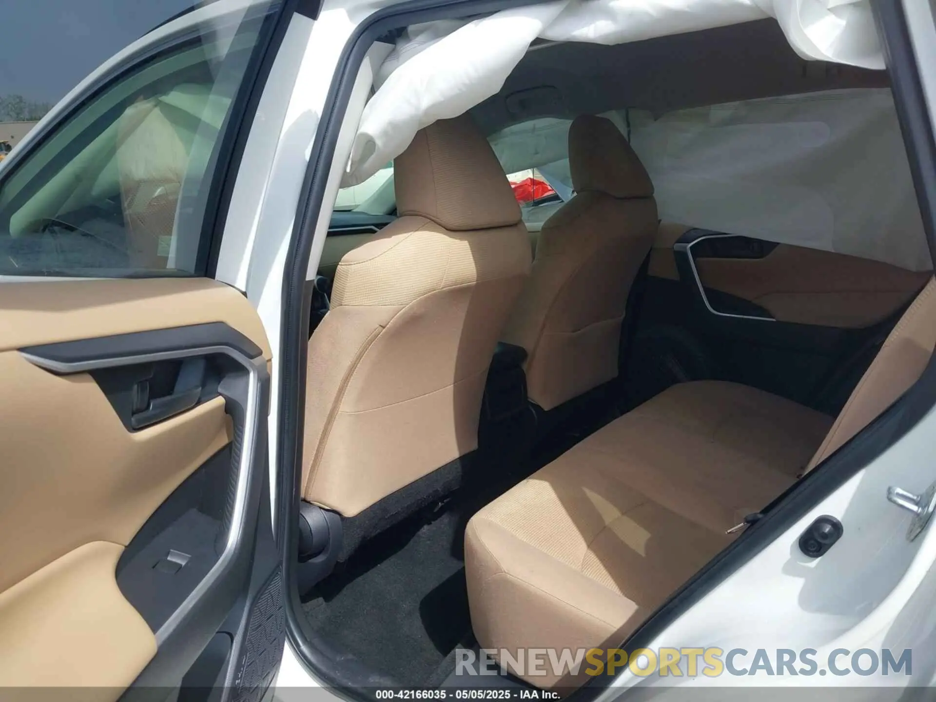 8 fotografías del automóvil dañado JTMG1RFV4KD022825 TOYOTA RAV4 2019